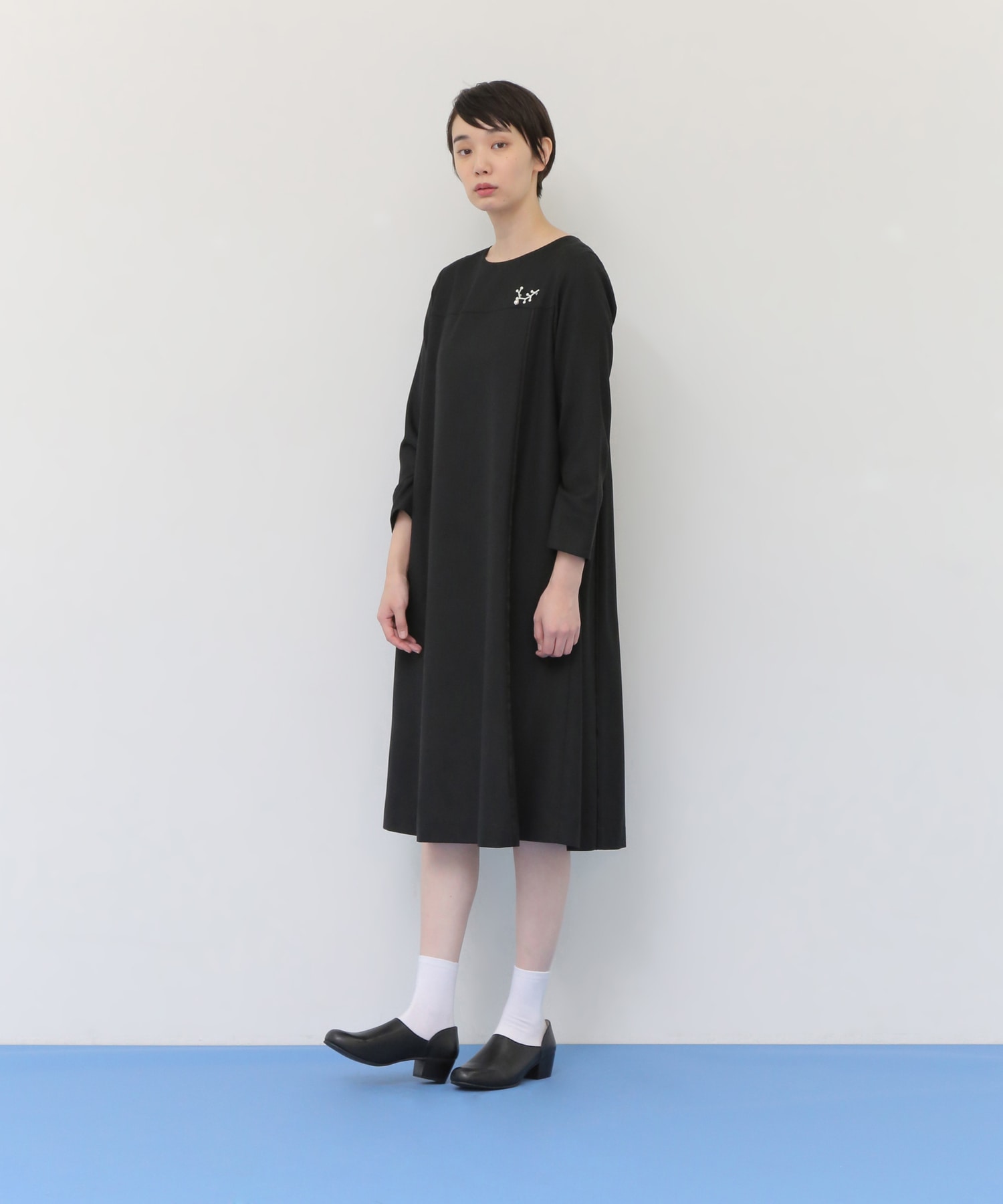 ストレートシルエットワンピース Bigi Online Store ビギ オンラインストア