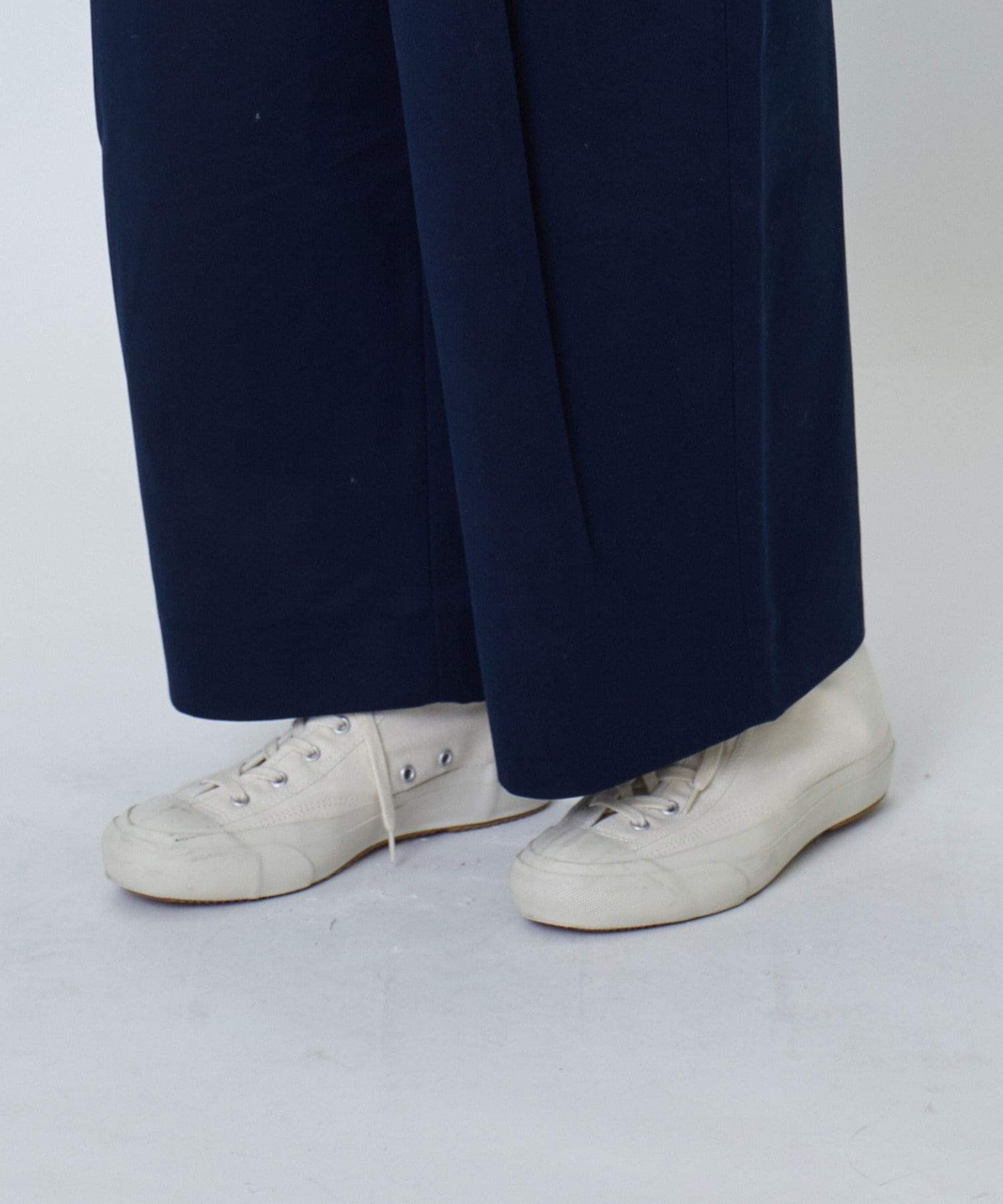 【LOISIR】＜STUDIO NICHOLSON＞「DORDONI」 TWILL COTTON PLEATS PANTS 詳細画像 ダークネイビー 20