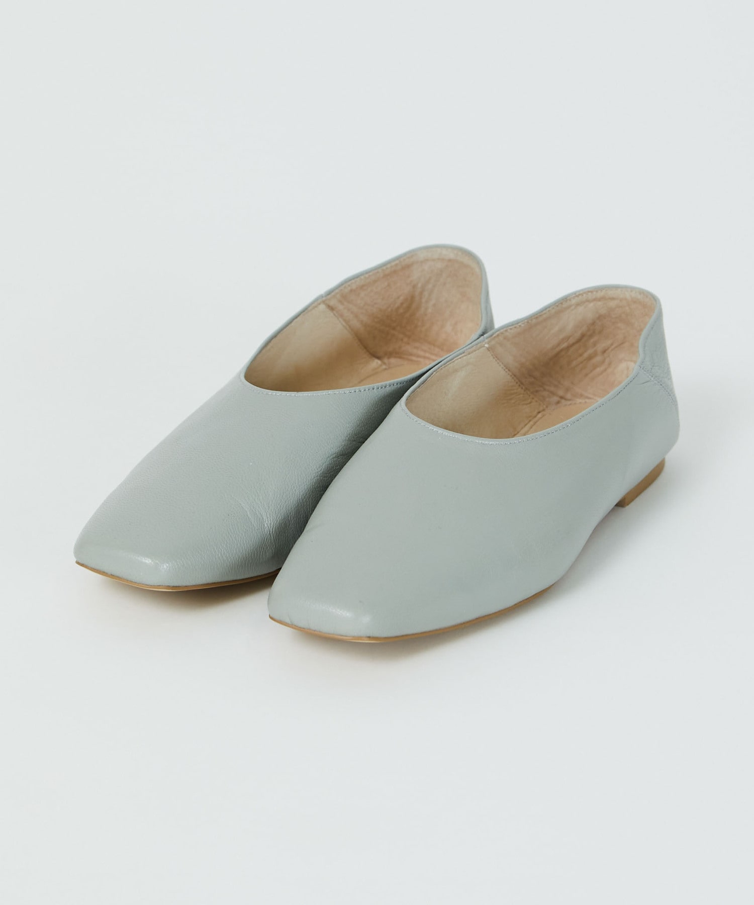 大人おしゃれ手帖9月号 リンネル8 9月号掲載商品 バブーシュタイプフラットシューズ Bigi Online Store ビギ オンラインストア