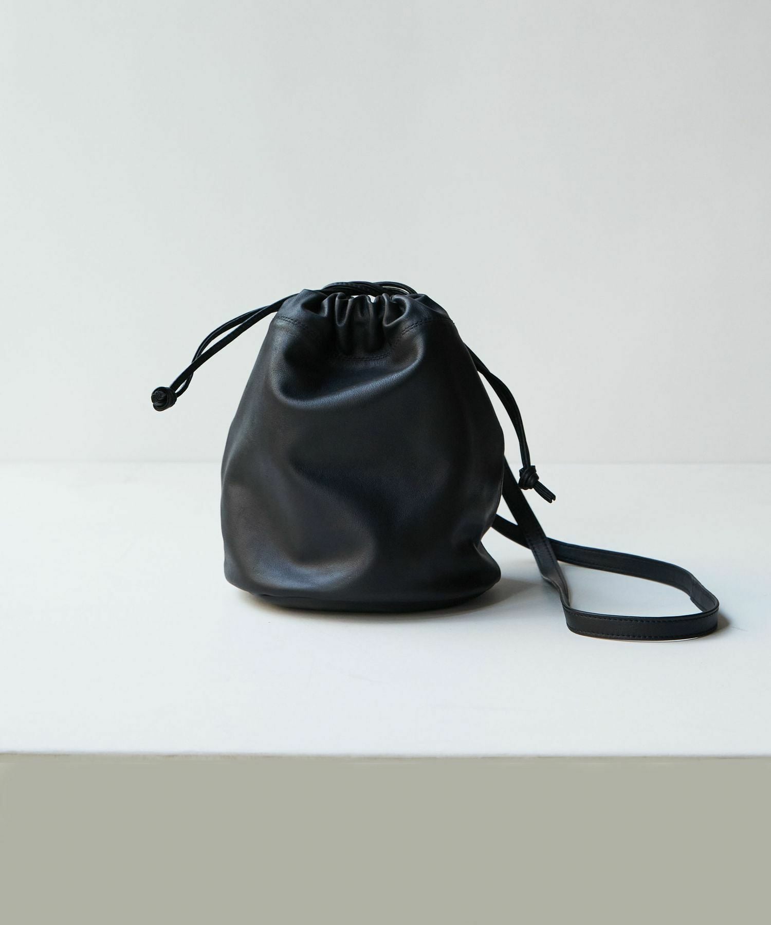 【LOISIR】レザー巾着Bag 詳細画像 ブラック 1