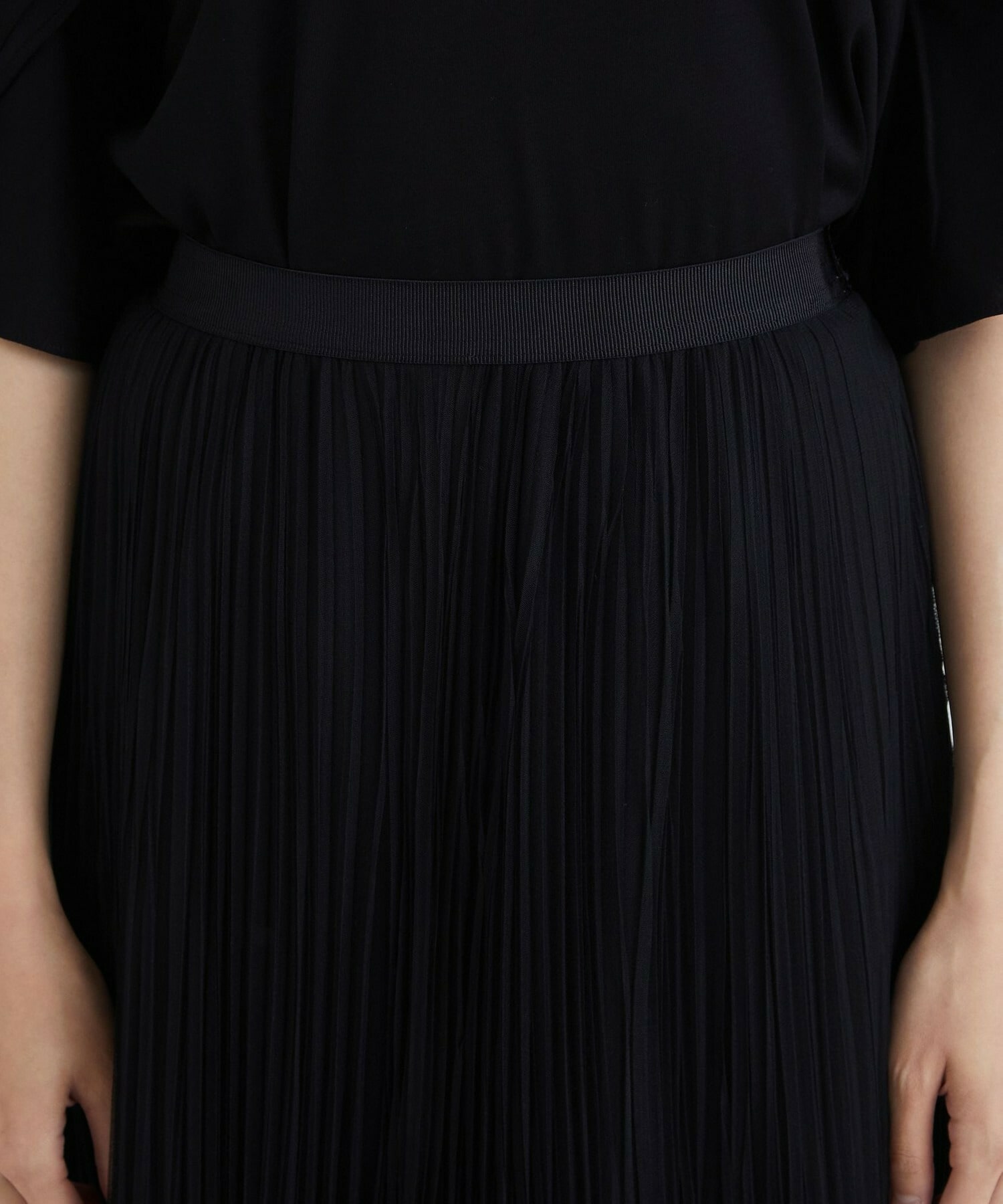 【yoshie inaba】レーヨンポリエステルフィラメントプリーツスカート 詳細画像 ブラック 8