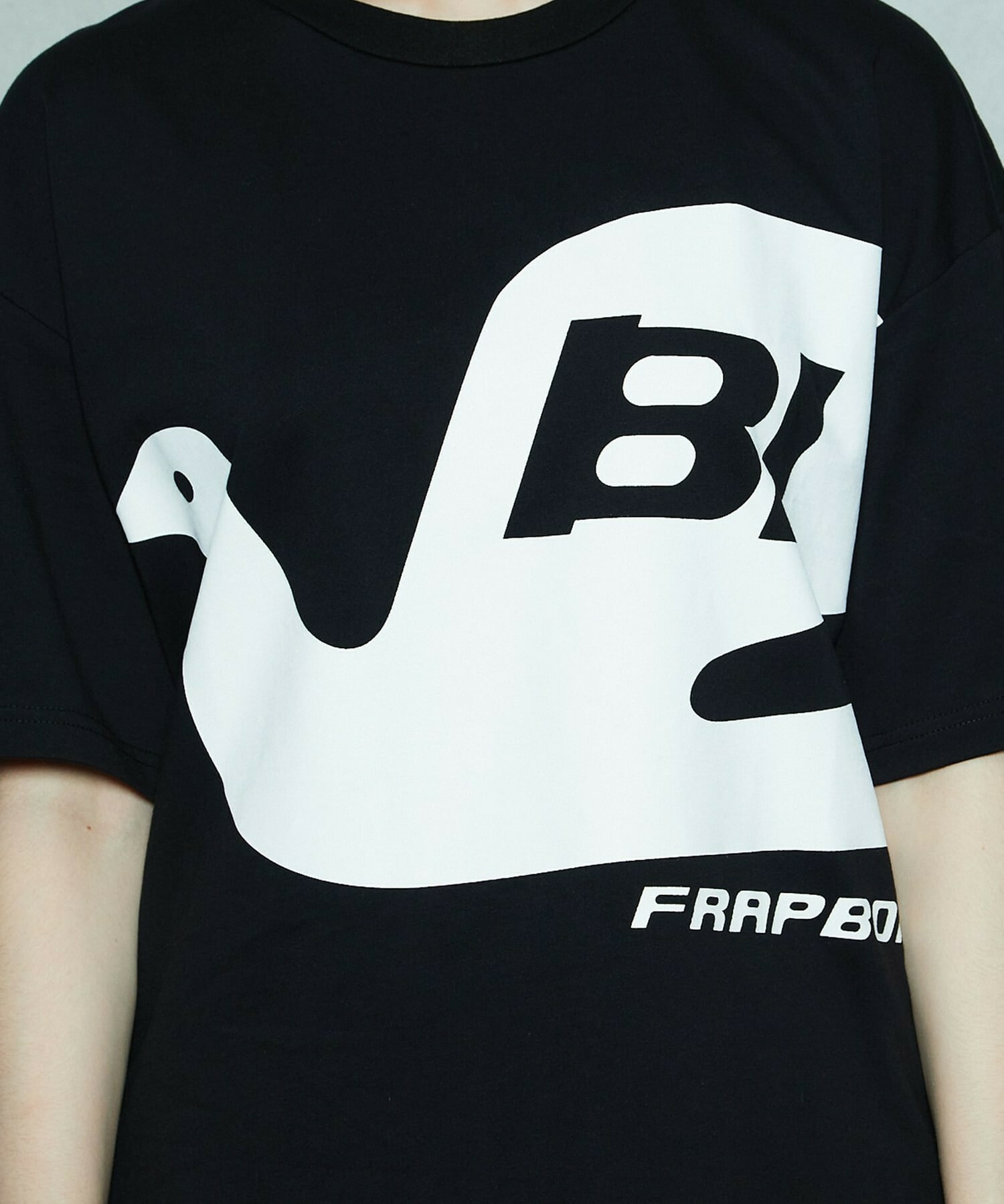 【FRAPBOIS】FRAPBOIS×BRANIFF INTERNATIONAL ロゴＴ 詳細画像 ブラック 4