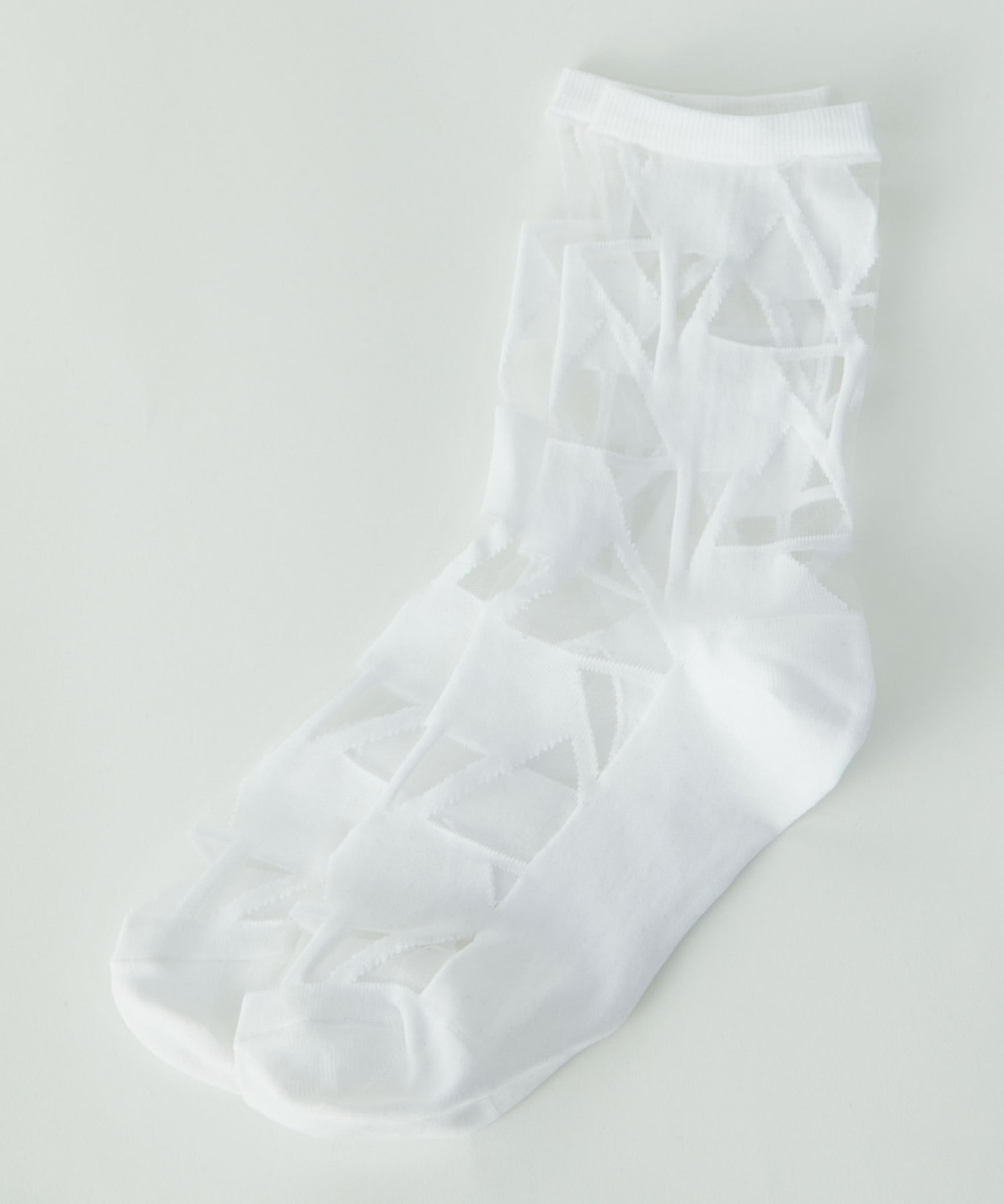 クロワッサン No 1041掲載 幾何学シースルーソックス Bigi Online Store ビギ オンラインストア