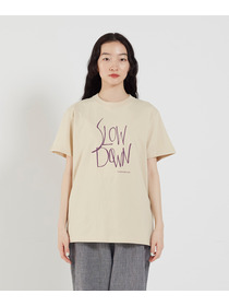 【congés payés】SLOW DOWNプリントTシャツ 詳細画像 チャコール 16