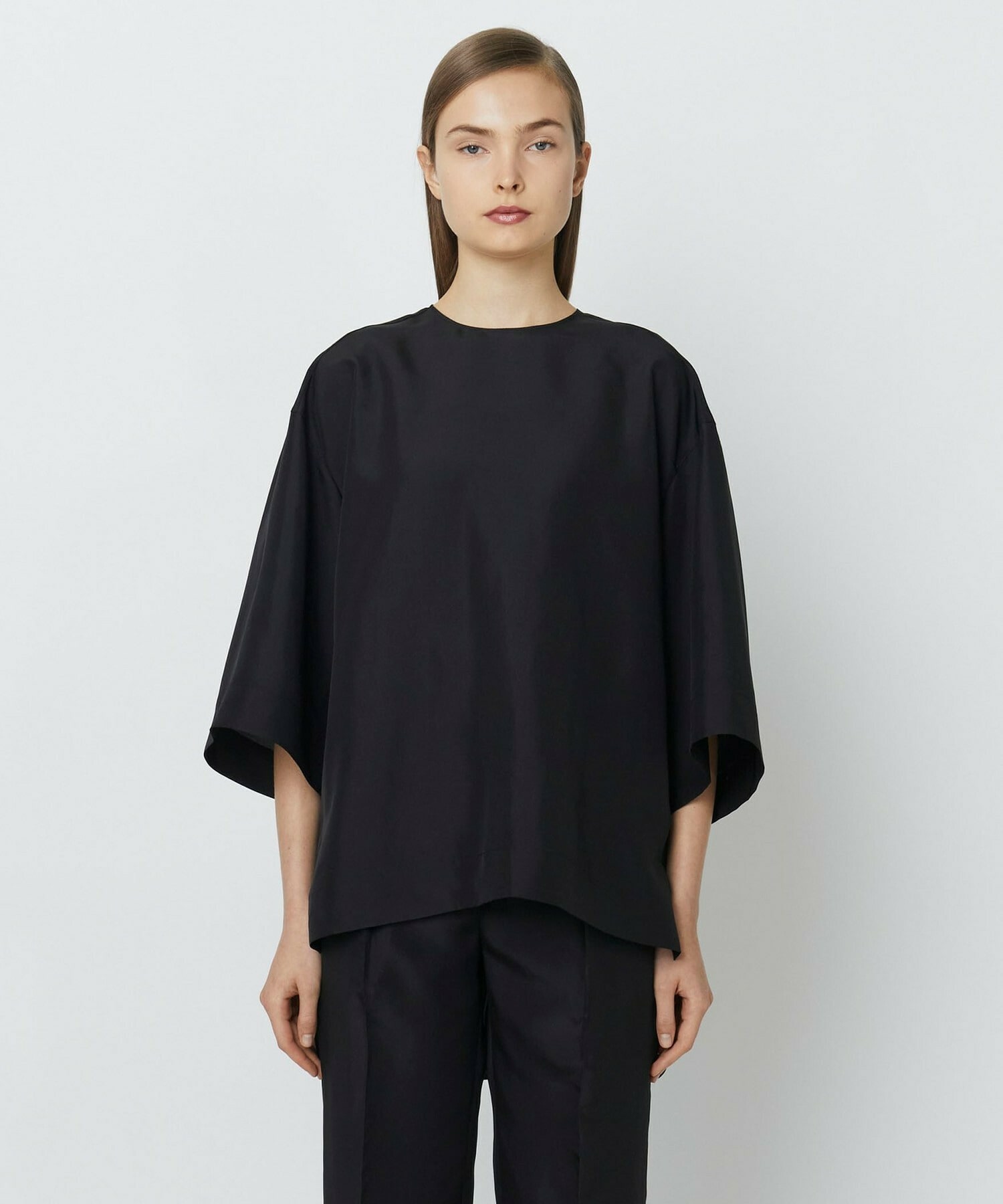 【yoshie inaba】SILK HABUTAE OVERSIZED PULL OVER TOP 詳細画像 グレー 1