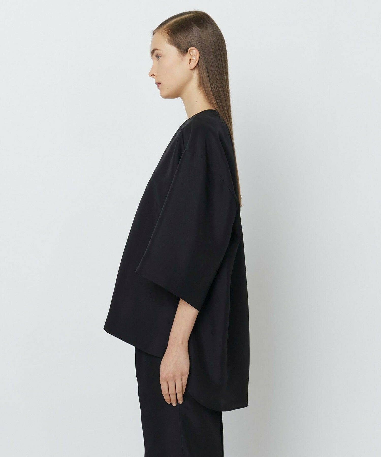 【yoshie inaba】SILK HABUTAE OVERSIZED PULL OVER TOP 詳細画像 グレー 3