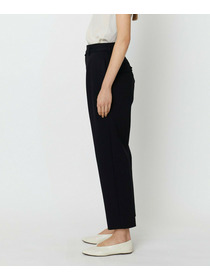 【yoshie inaba】RECYCLE NYLON DOUBLE PLEATED TAPERED  PANTS 詳細画像 ブラック 3