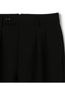 【yoshie inaba】RECYCLE NYLON DOUBLE PLEATED TAPERED  PANTS 詳細画像 ブラック 8