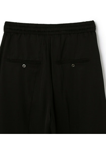 【yoshie inaba】CREPE TWILL WIDE PLEATED TROUSERS WITH SPECIAL BELT DETAIL 詳細画像 ブラック 5