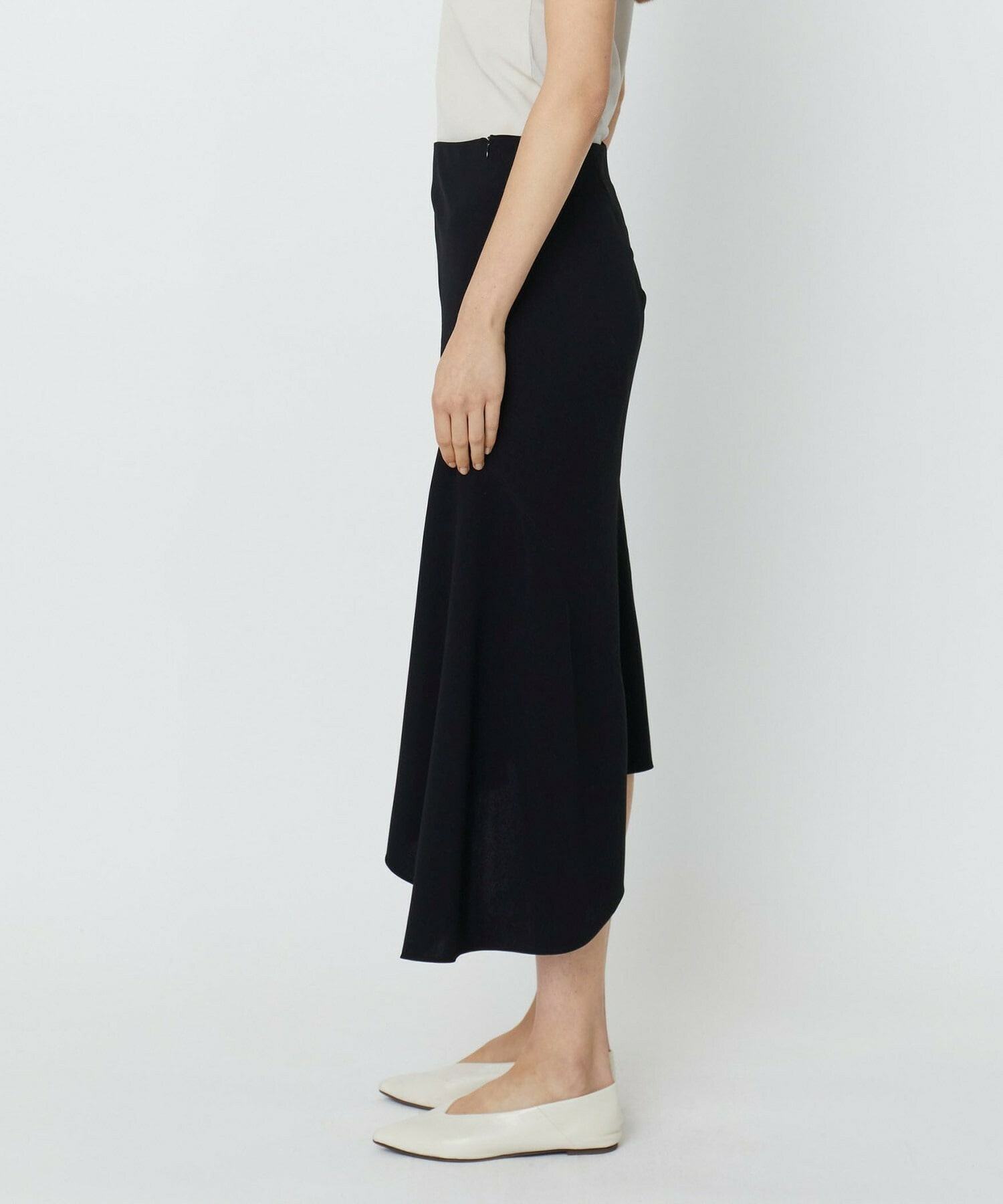 【yoshie inaba】LIGHT DOUBLE CLOTH  “BIAS-CUT” “SPIRAL SEAMED” SKIRT 詳細画像 ブラック 3