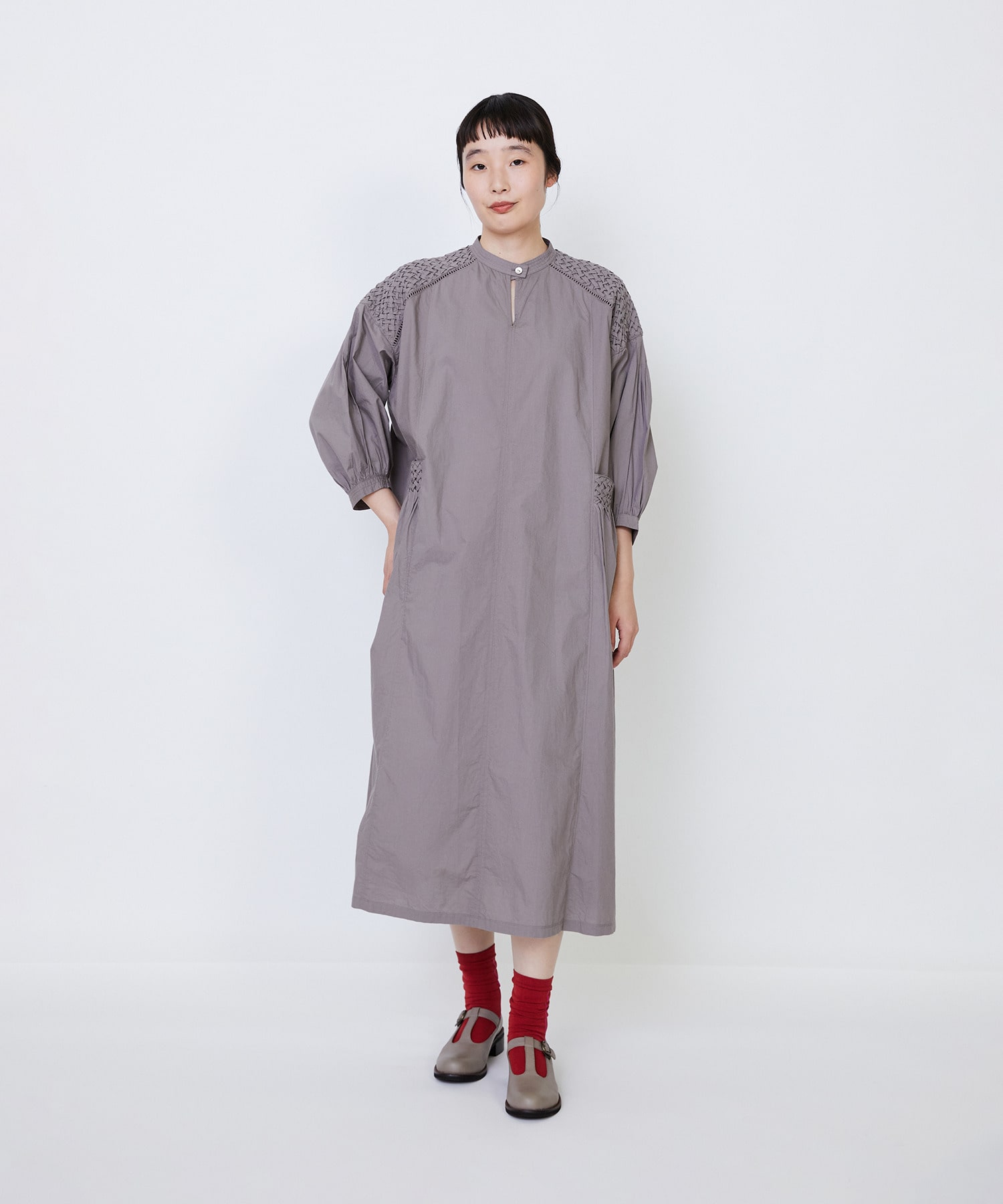 【LOISIR】｜2BUY10%OFF・3BUY20%OFF｜【9月ベストセラーブランド内1位】インドコットンポプリンハンドスモッキングワンピース 詳細画像 モカ 11