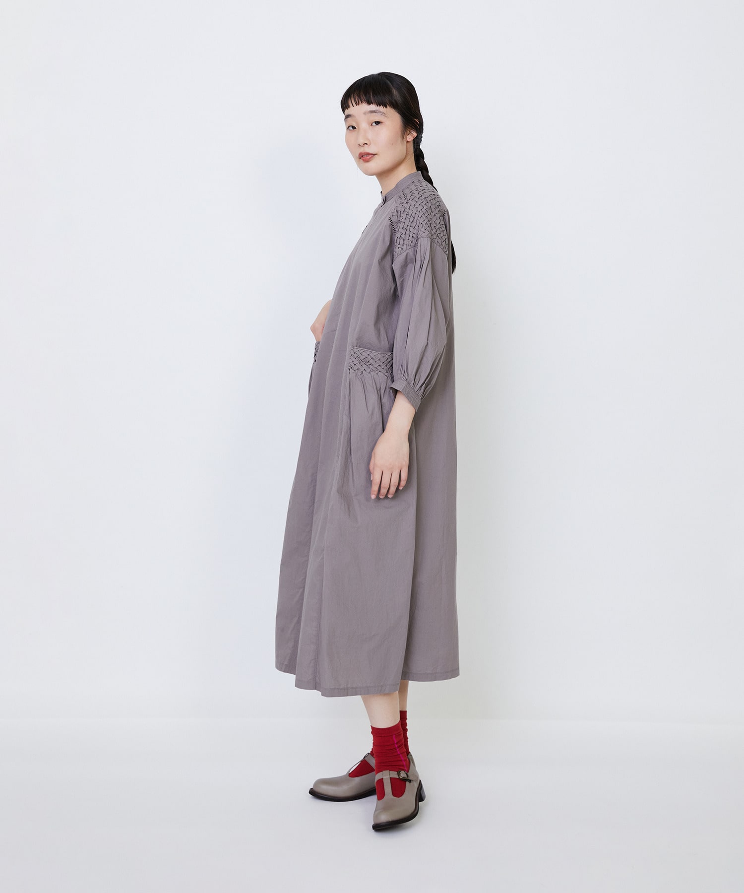 【LOISIR】｜2BUY10%OFF・3BUY20%OFF｜【9月ベストセラーブランド内1位】インドコットンポプリンハンドスモッキングワンピース 詳細画像 モカ 13