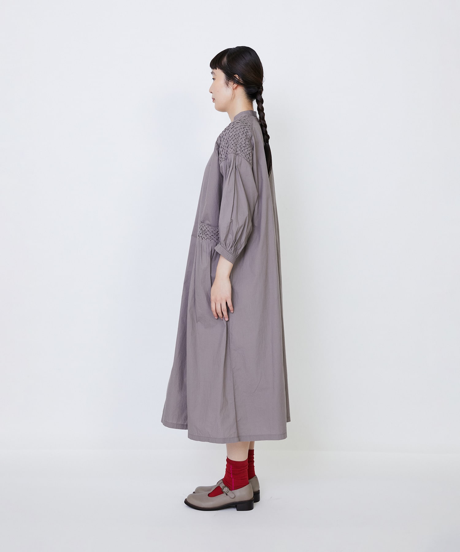 【LOISIR】｜2BUY10%OFF・3BUY20%OFF｜【9月ベストセラーブランド内1位】インドコットンポプリンハンドスモッキングワンピース 詳細画像 モカ 17