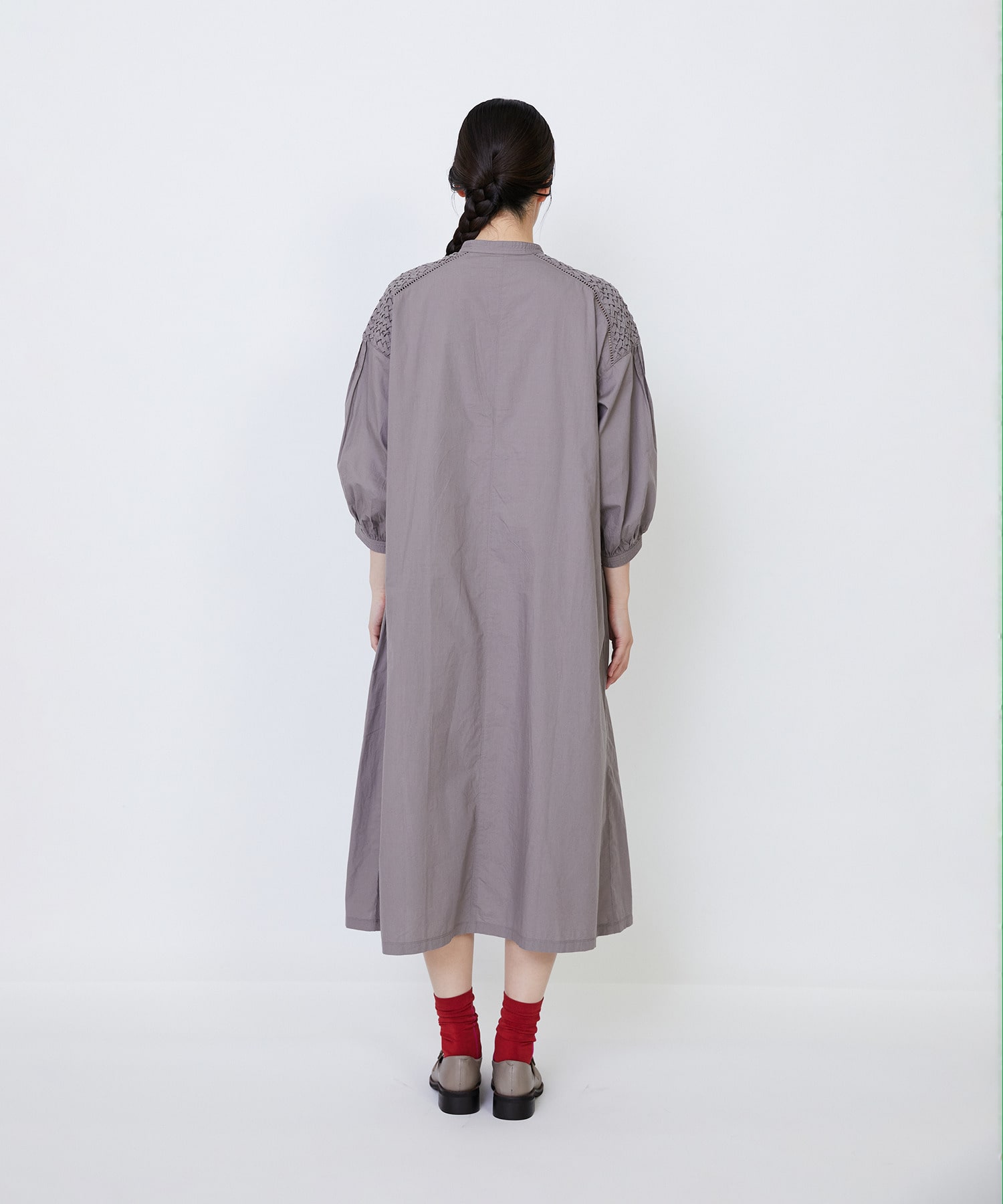 【LOISIR】｜2BUY10%OFF・3BUY20%OFF｜【9月ベストセラーブランド内1位】インドコットンポプリンハンドスモッキングワンピース 詳細画像 モカ 18