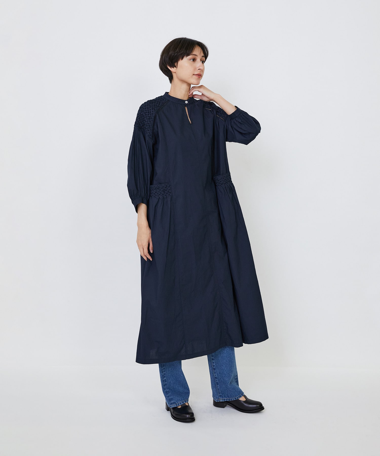 【LOISIR】｜2BUY10%OFF・3BUY20%OFF｜【9月ベストセラーブランド内1位】インドコットンポプリンハンドスモッキングワンピース 詳細画像 モカ 4