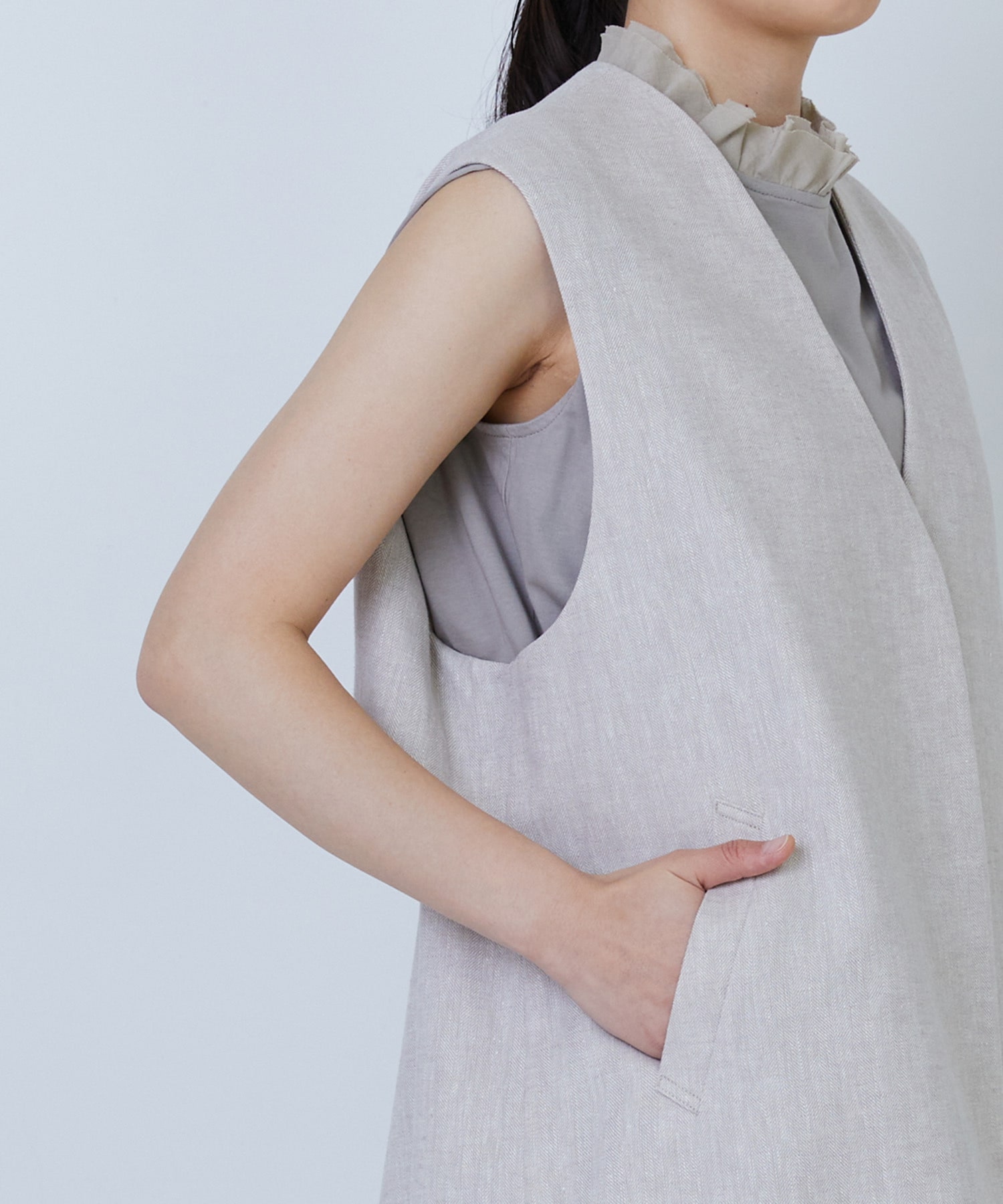 【LOISIR】エステルリネンヘリンボーンバックコンシャスベスト 詳細画像 グレー系その他 12