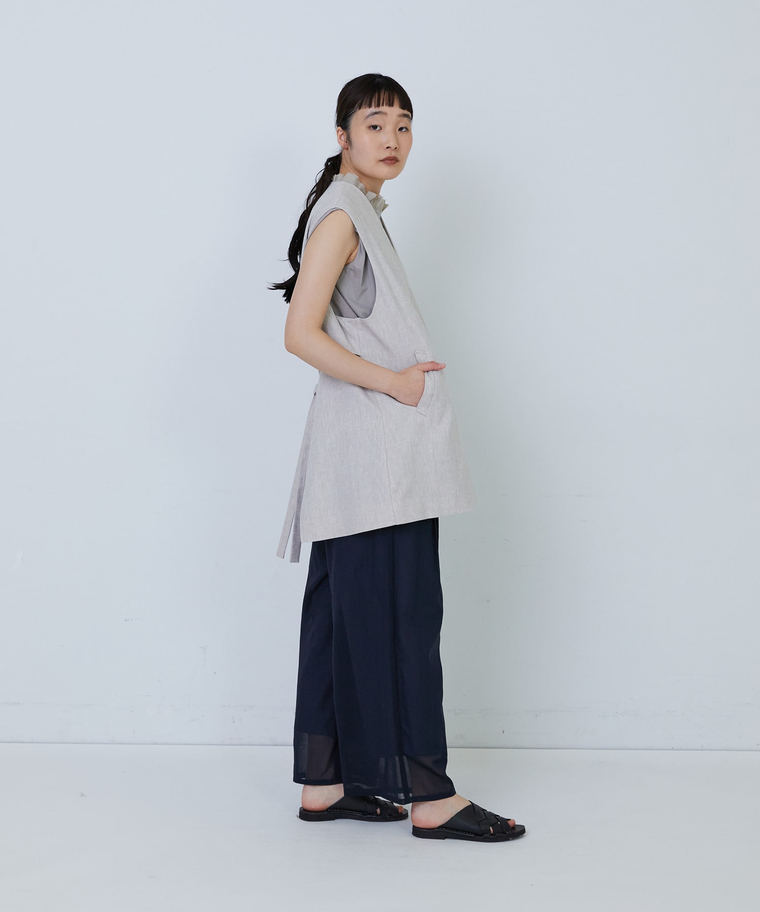 【LOISIR】エステルリネンヘリンボーンバックコンシャスベスト 詳細画像 グレー系その他 5