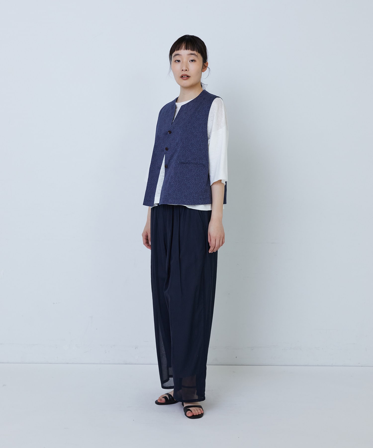 【LOISIR】リバティプリントオーバーダイベスト 詳細画像 ネイビー 3