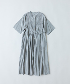 【congés payés】バイアスピンタックワンピース 詳細画像 ライトグレー 1