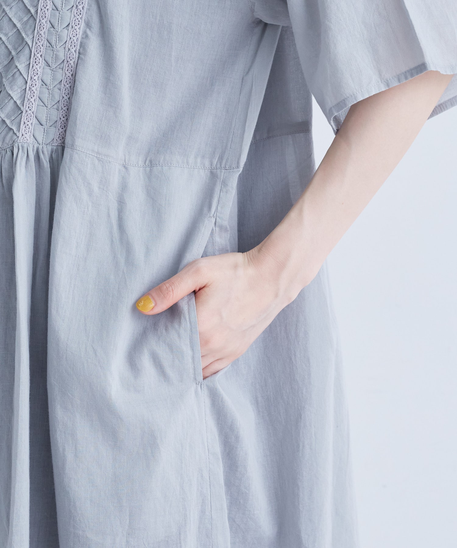 【congés payés】バイアスピンタックワンピース 詳細画像 チャコールグレー 11