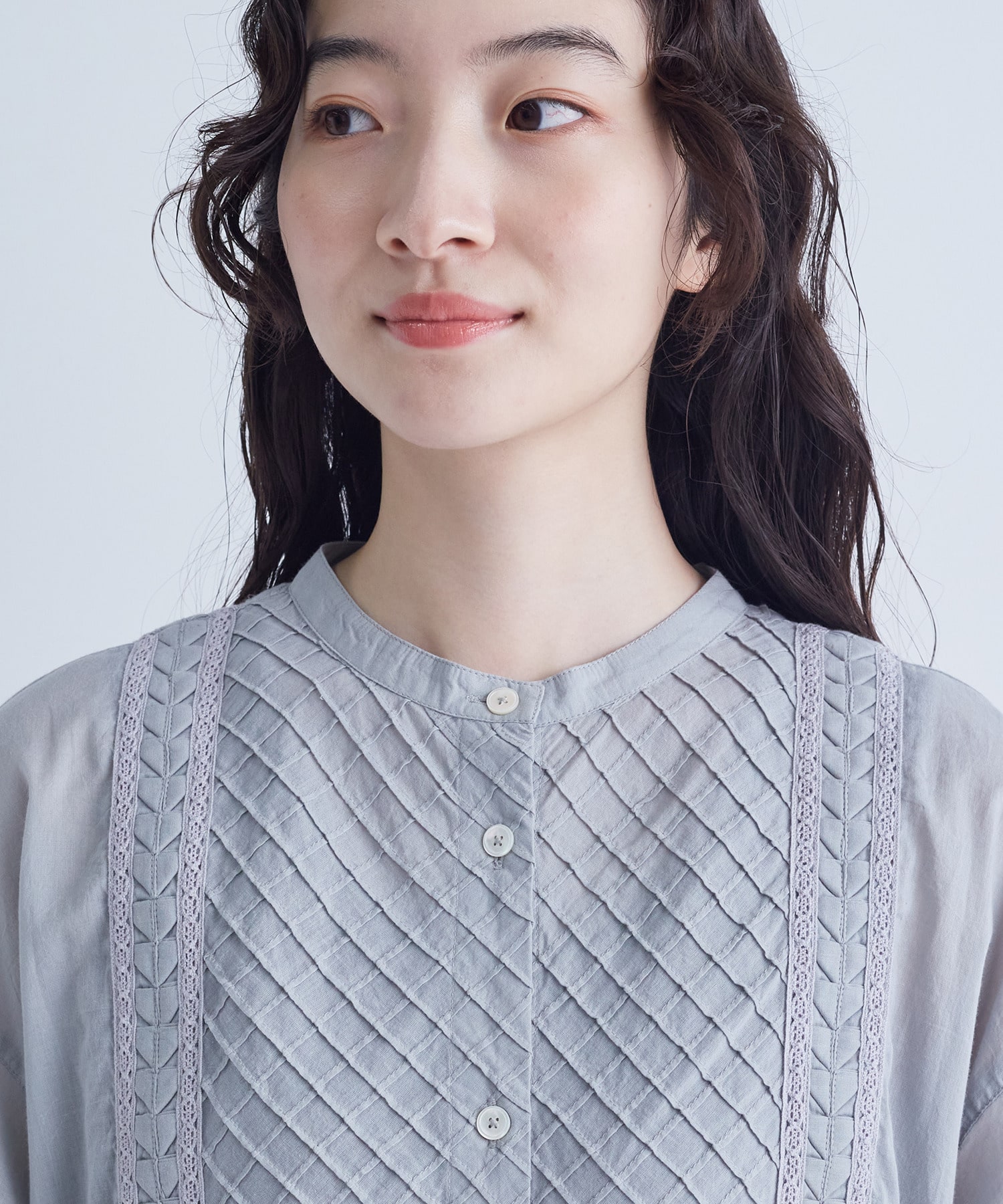 【congés payés】バイアスピンタックワンピース 詳細画像 チャコールグレー 8