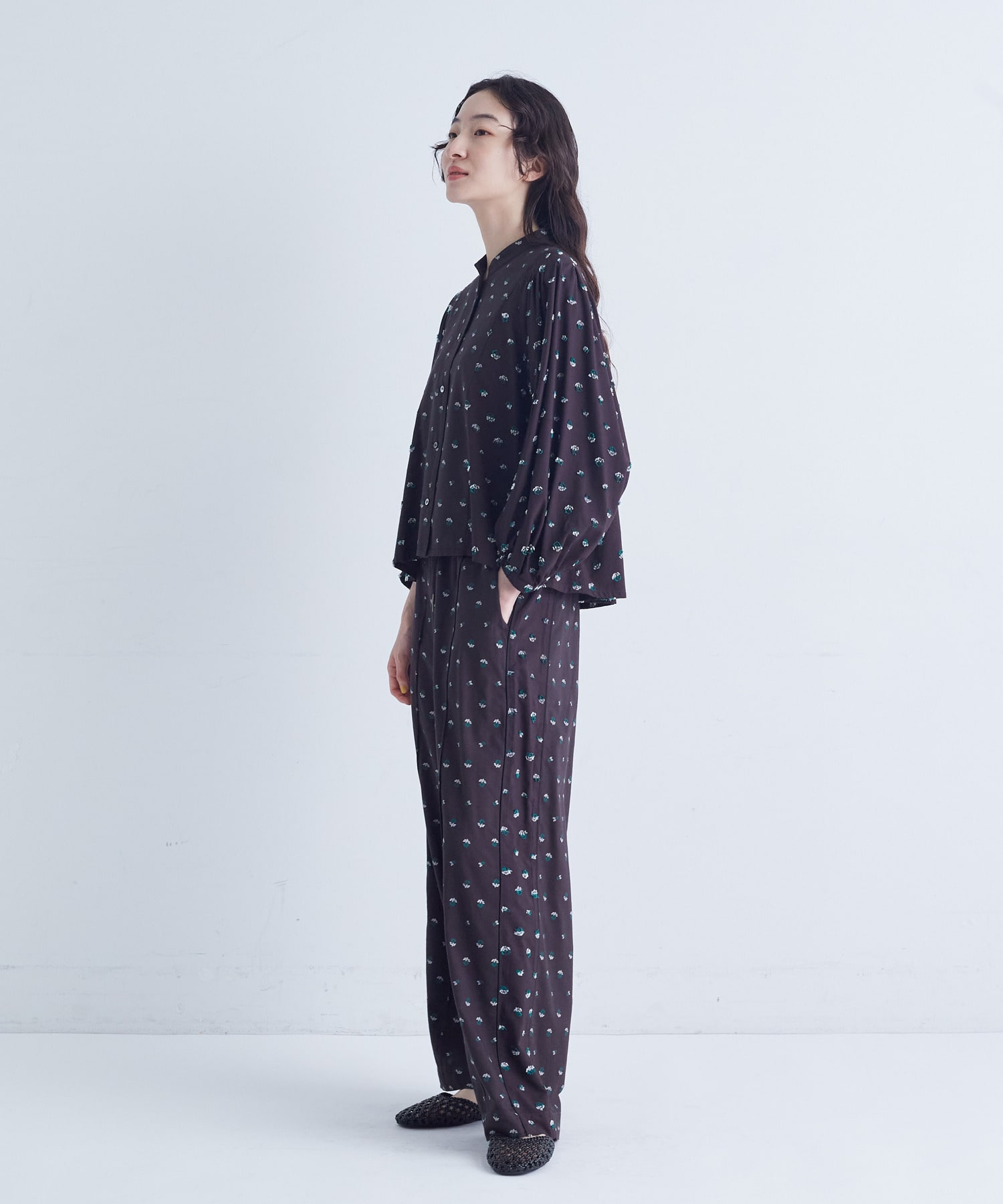 【congés payés】フラワージャカードブラウス 詳細画像 グレー系その他 10