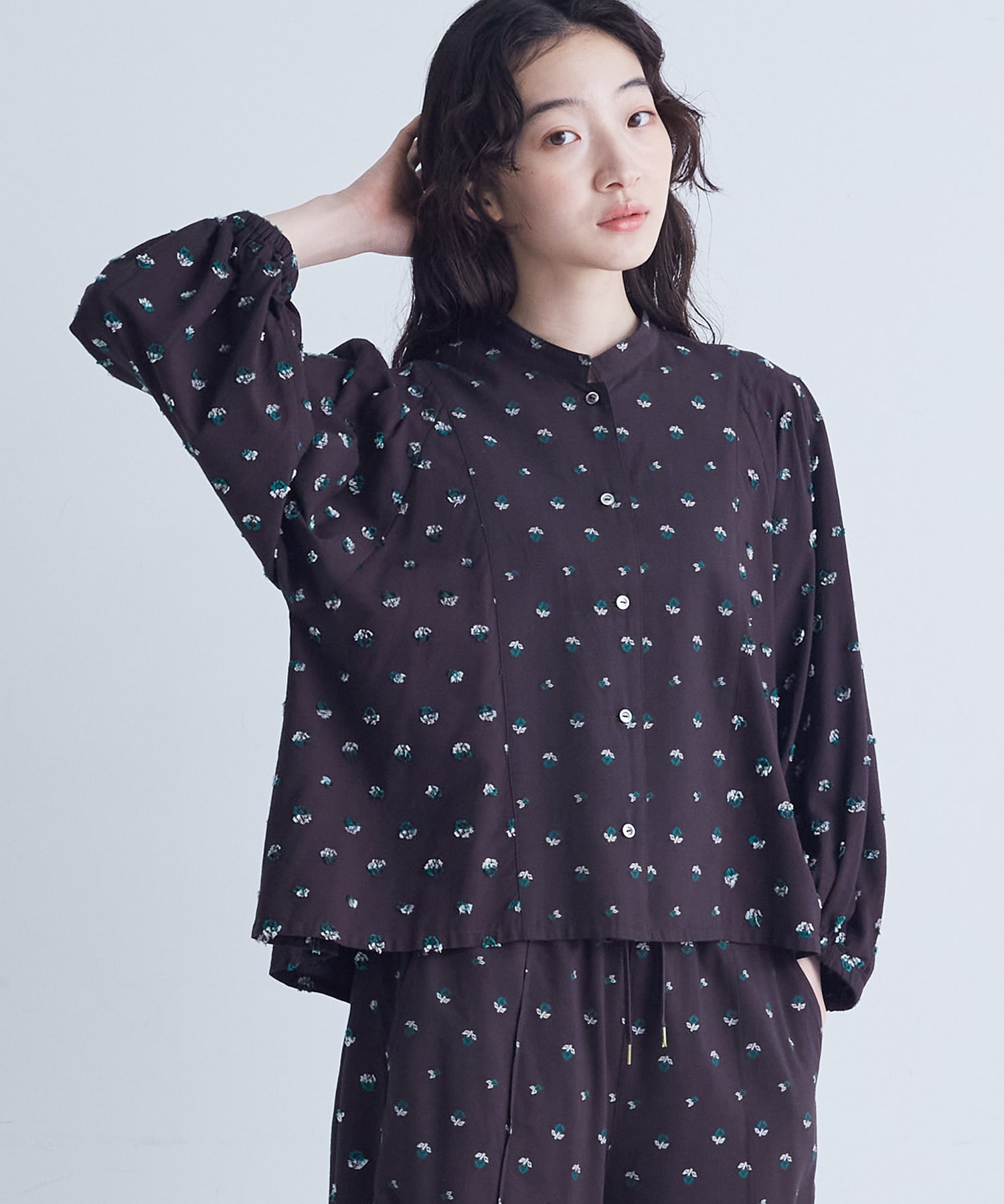 【congés payés】フラワージャカードブラウス 詳細画像 グレー系その他 12