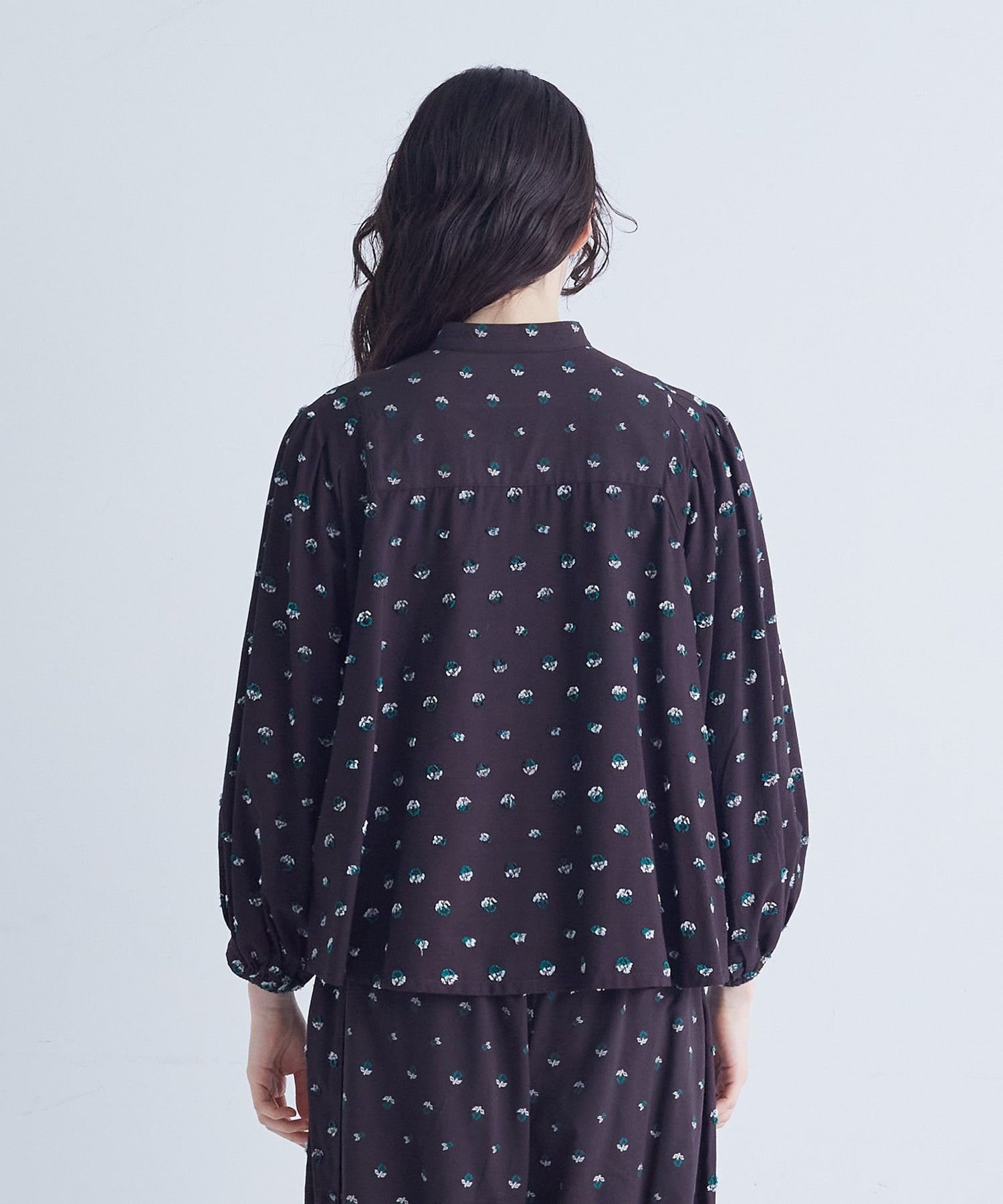 【congés payés】フラワージャカードブラウス 詳細画像 グレー系その他 15