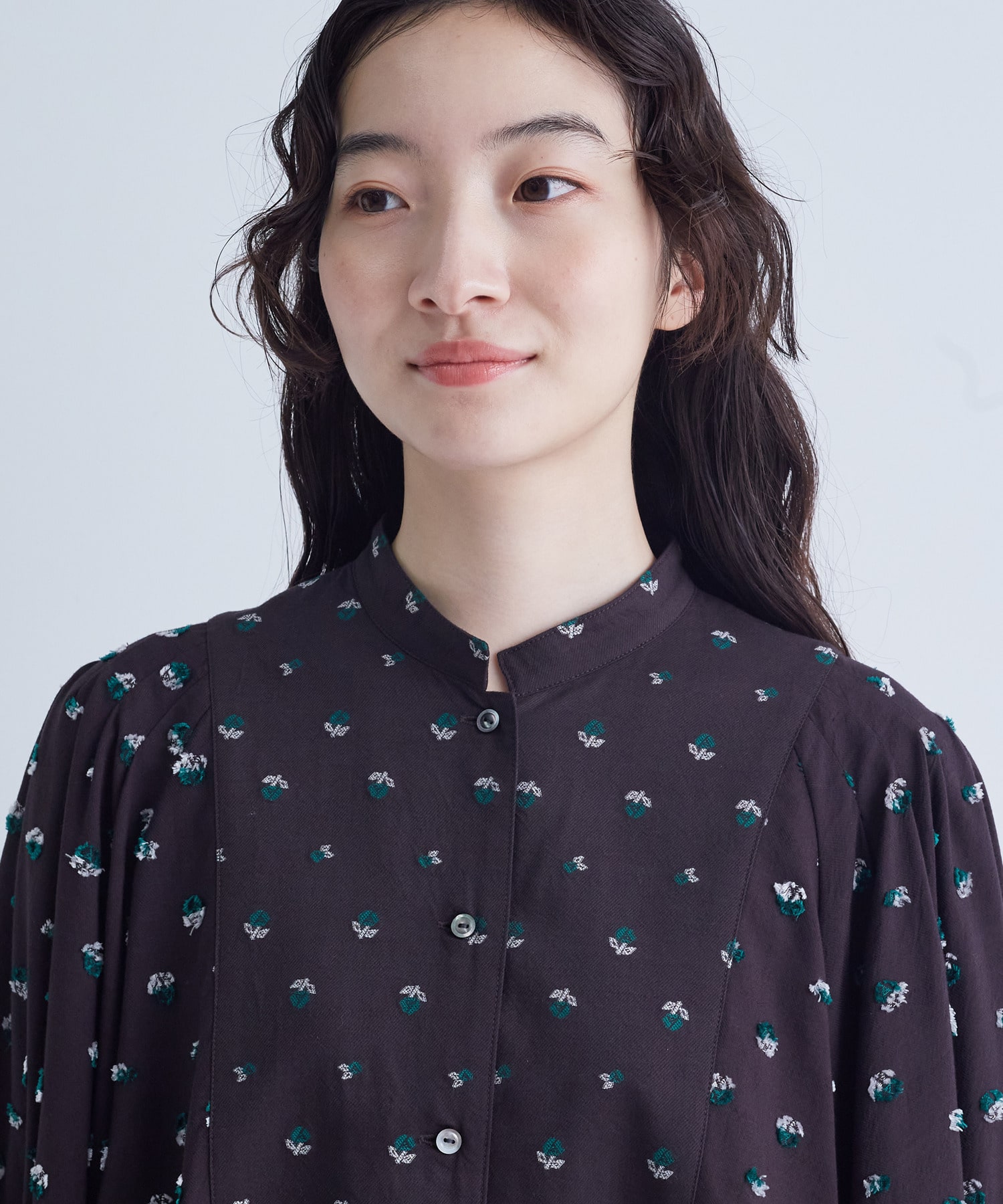 【congés payés】フラワージャカードブラウス 詳細画像 グレー系その他 16