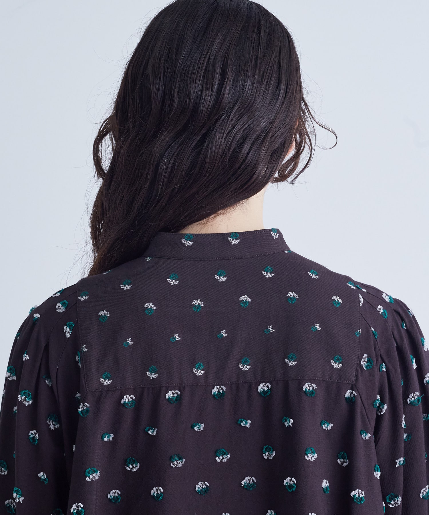 【congés payés】フラワージャカードブラウス 詳細画像 グレー系その他 17