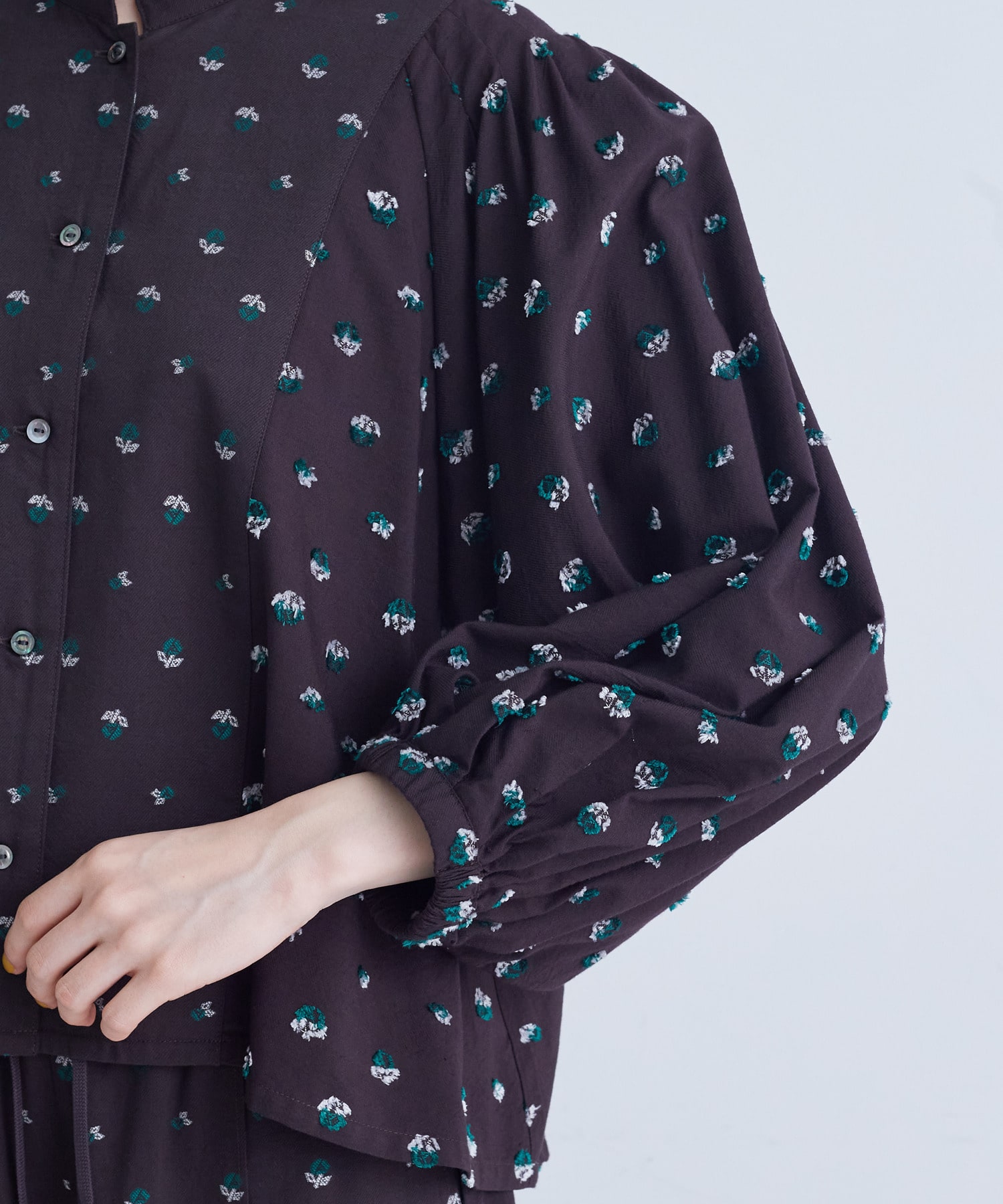 【congés payés】フラワージャカードブラウス 詳細画像 グレー系その他 18