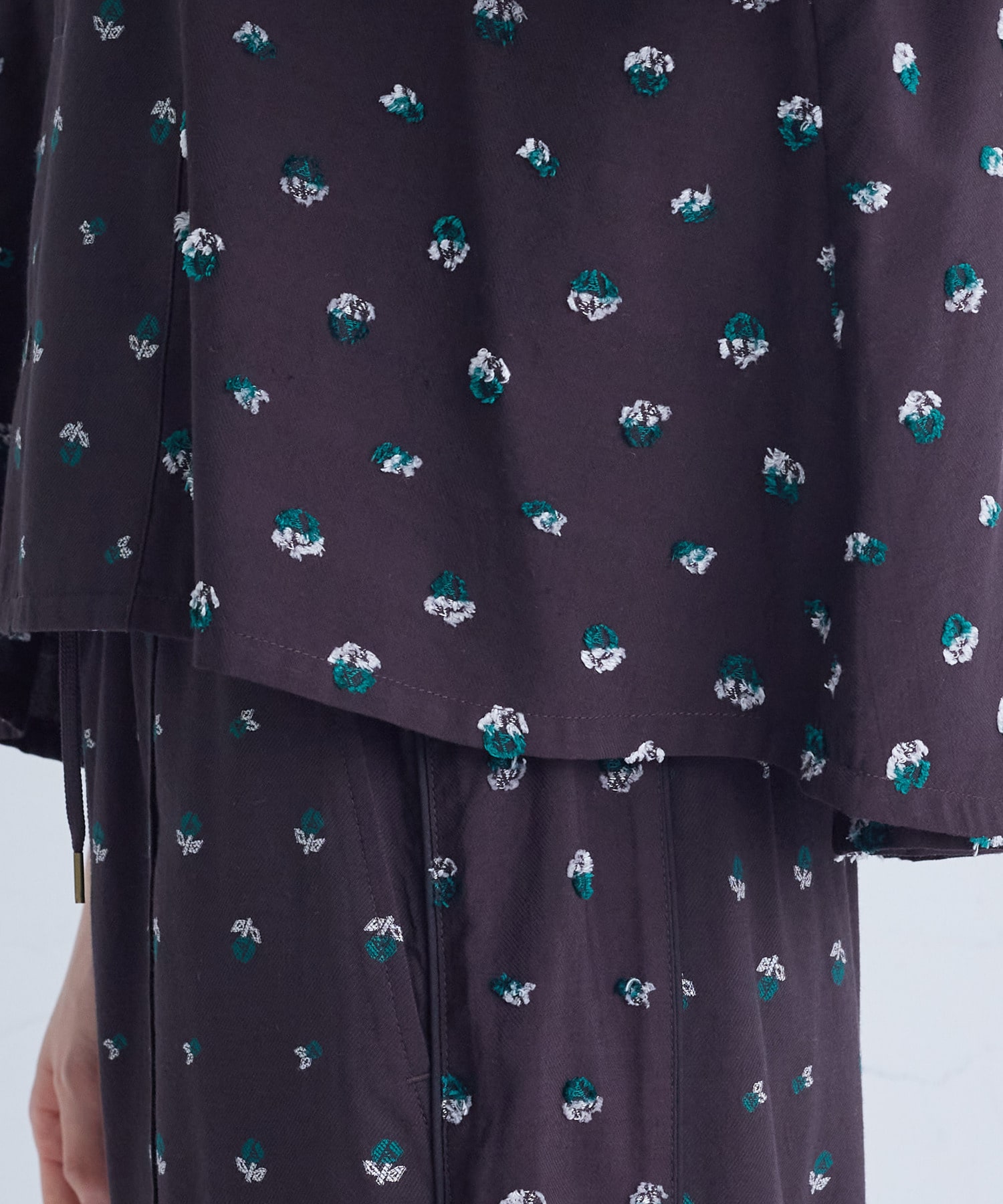 【congés payés】フラワージャカードブラウス 詳細画像 グレー系その他 19