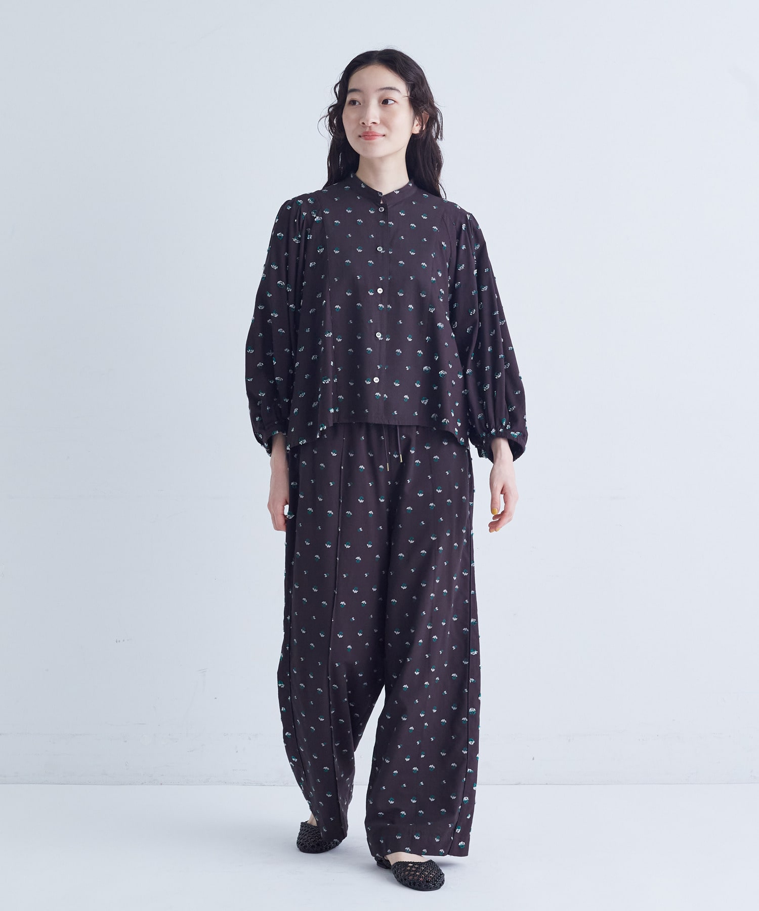 【congés payés】フラワージャカードブラウス 詳細画像 グレー系その他 9