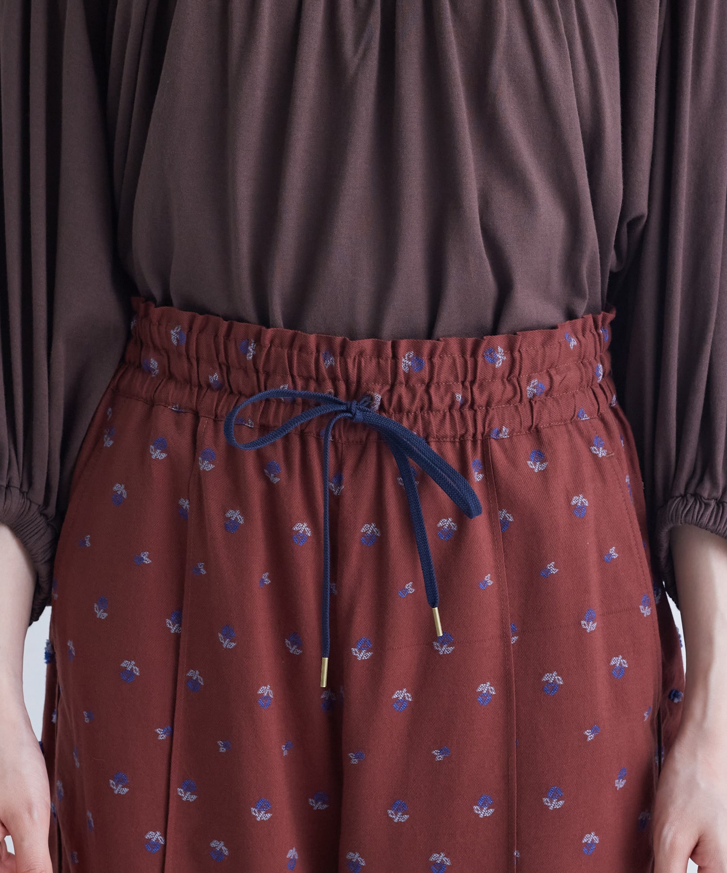 【congés payés】フラワーカットジャカードパンツ 詳細画像 グレー系その他 8