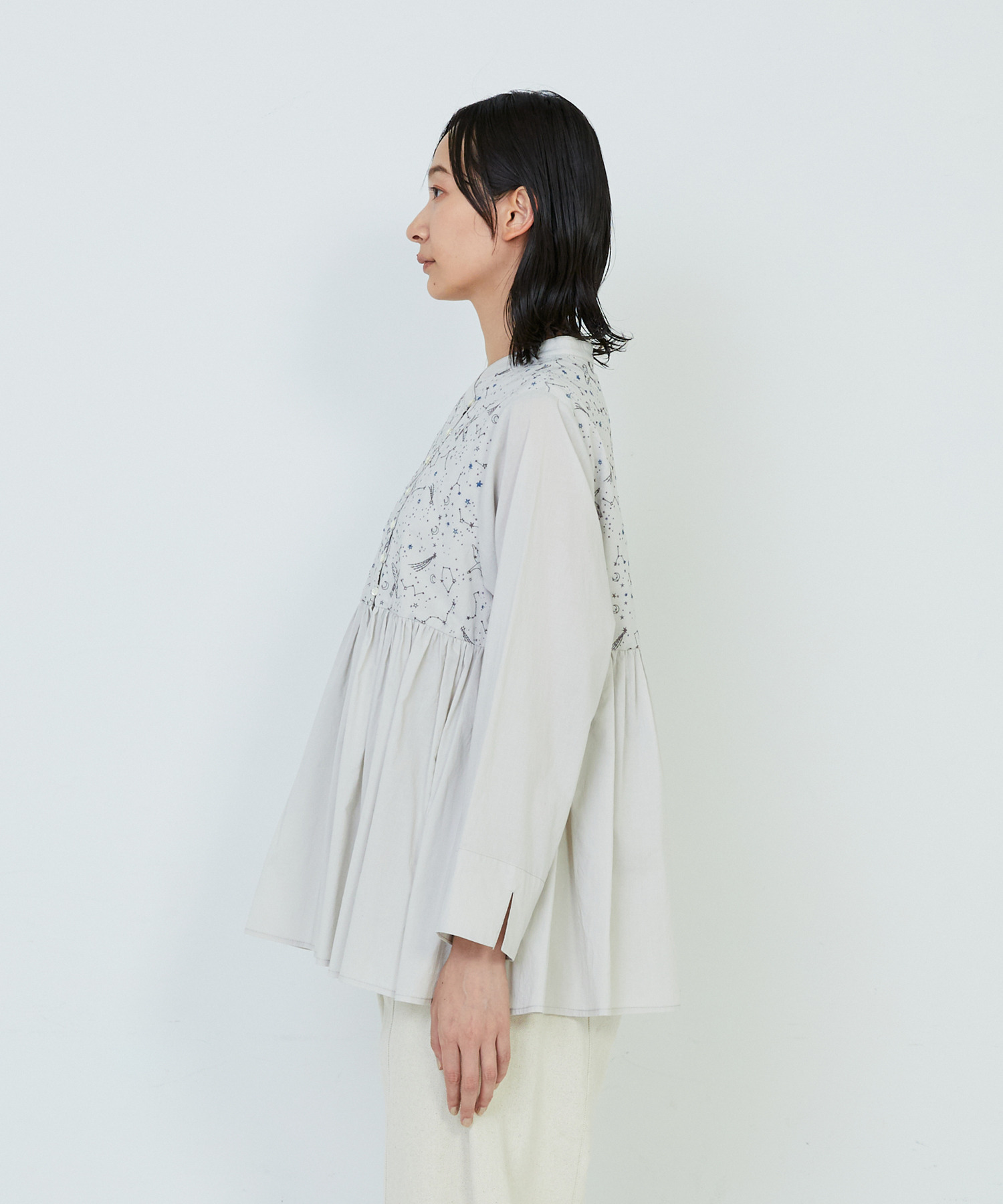 【ADIEU TRISTESSE】｜2BUY10%OFF・3BUY20%OFF｜星空プリント＆刺繍ブラウス 詳細画像 ブラック 11