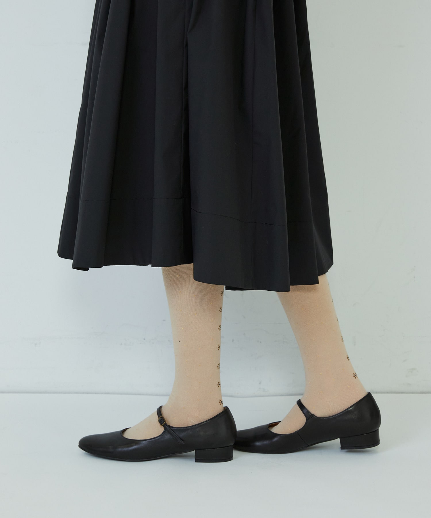 【ADIEU TRISTESSE】バックフラワードットハイソックス 詳細画像 グレー 2