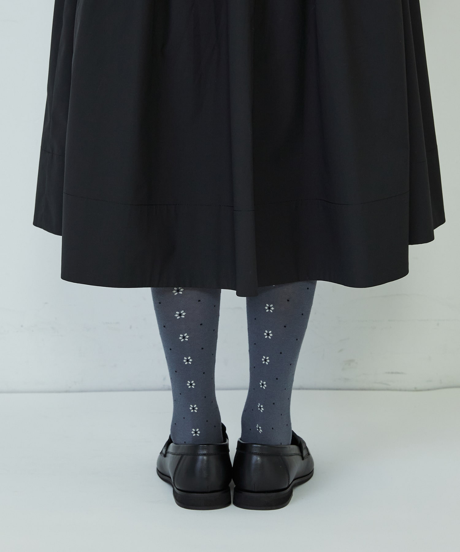 【ADIEU TRISTESSE】バックフラワードットハイソックス 詳細画像 グレー 5