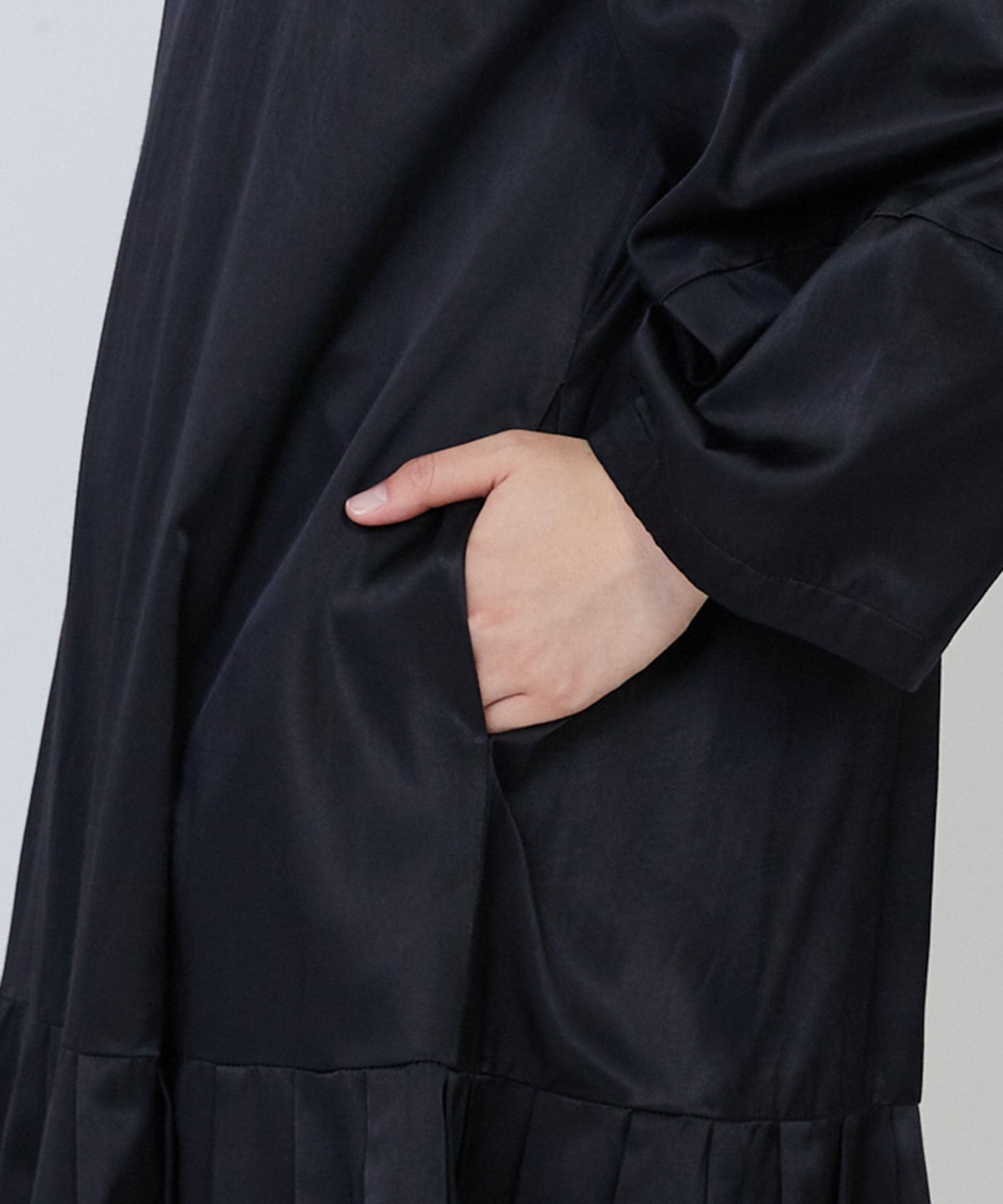 【LOISIR】｜2BUY10%OFF・3BUY20%OFF｜【MTサイズあり】コットンレーヨンサテンティアードワンピース 詳細画像 ブラック 13