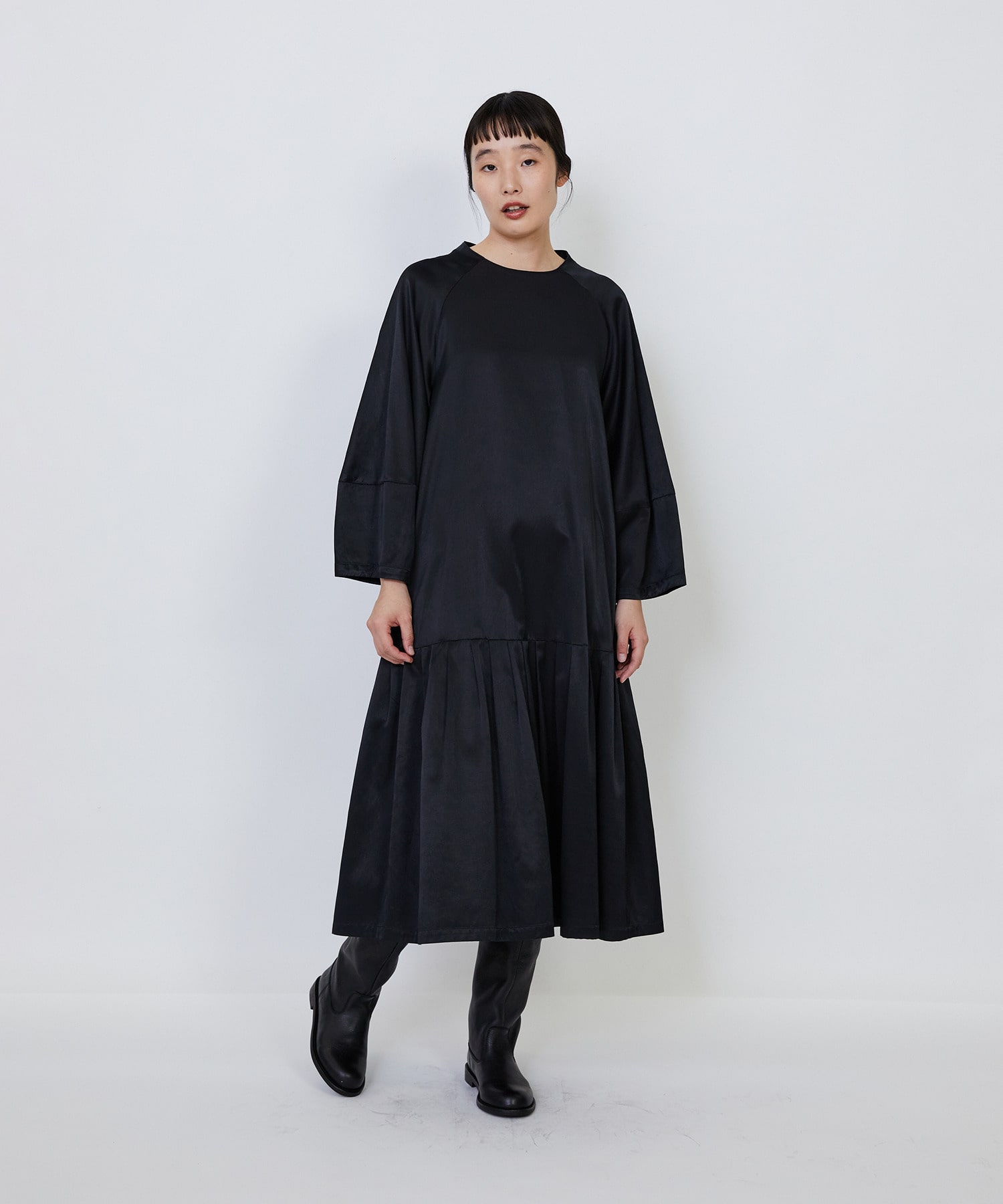 【LOISIR】｜2BUY10%OFF・3BUY20%OFF｜【MTサイズあり】コットンレーヨンサテンティアードワンピース 詳細画像 ブラック 2