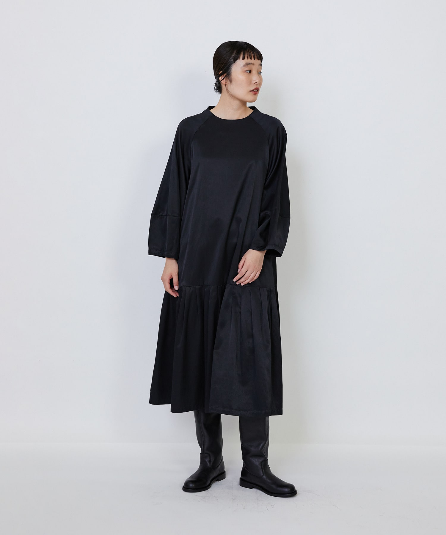 【LOISIR】｜2BUY10%OFF・3BUY20%OFF｜【MTサイズあり】コットンレーヨンサテンティアードワンピース 詳細画像 ブラック 3