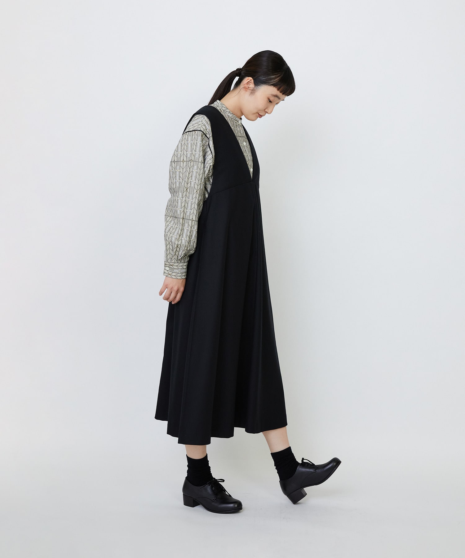 【LOISIR】【10月お気に入り登録ブランド内5位】Vネックジャンパースカート 詳細画像 ブラック 5