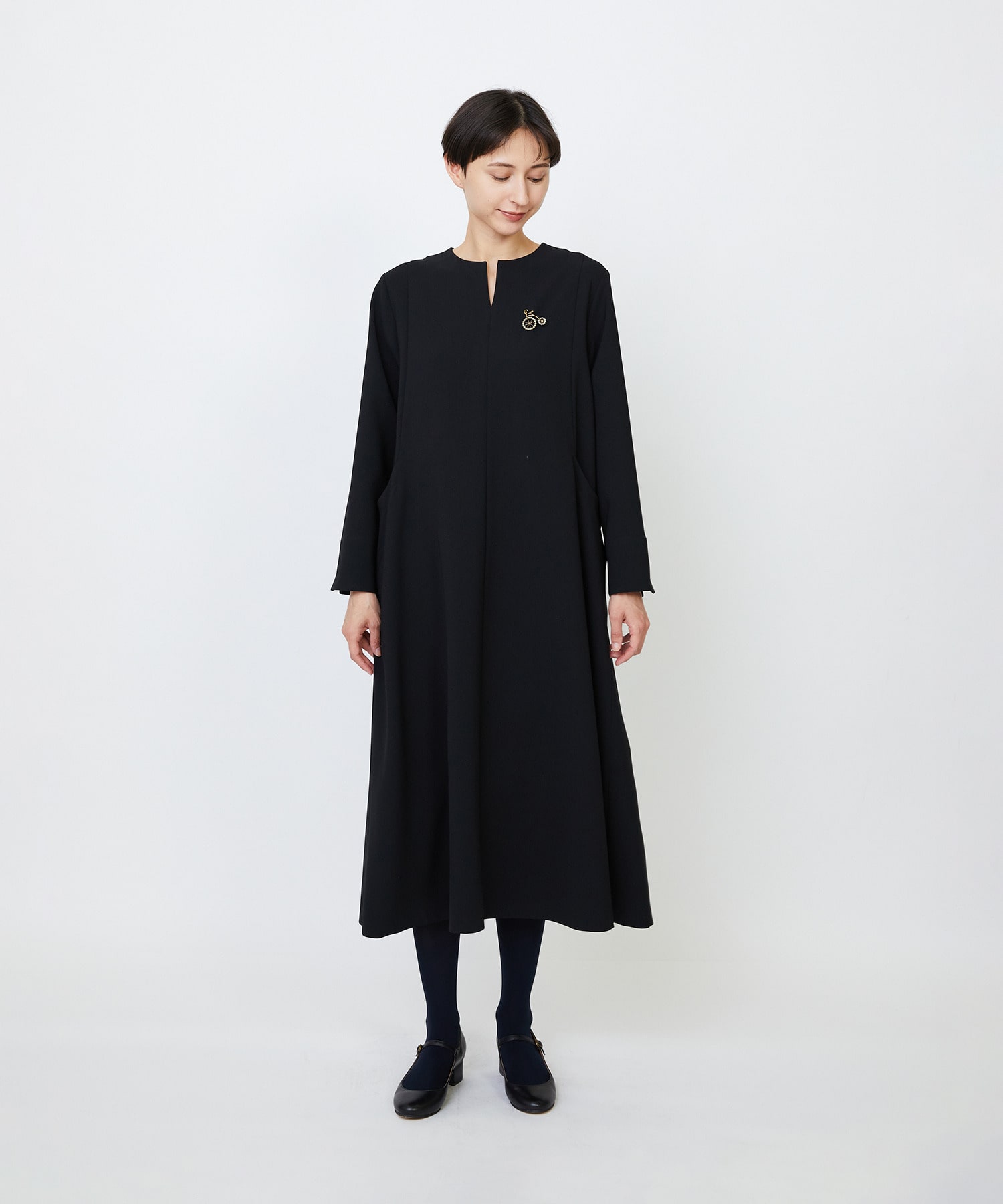 【LOISIR】エコダブルクロスキーネックワンピース 詳細画像 ブラック 1