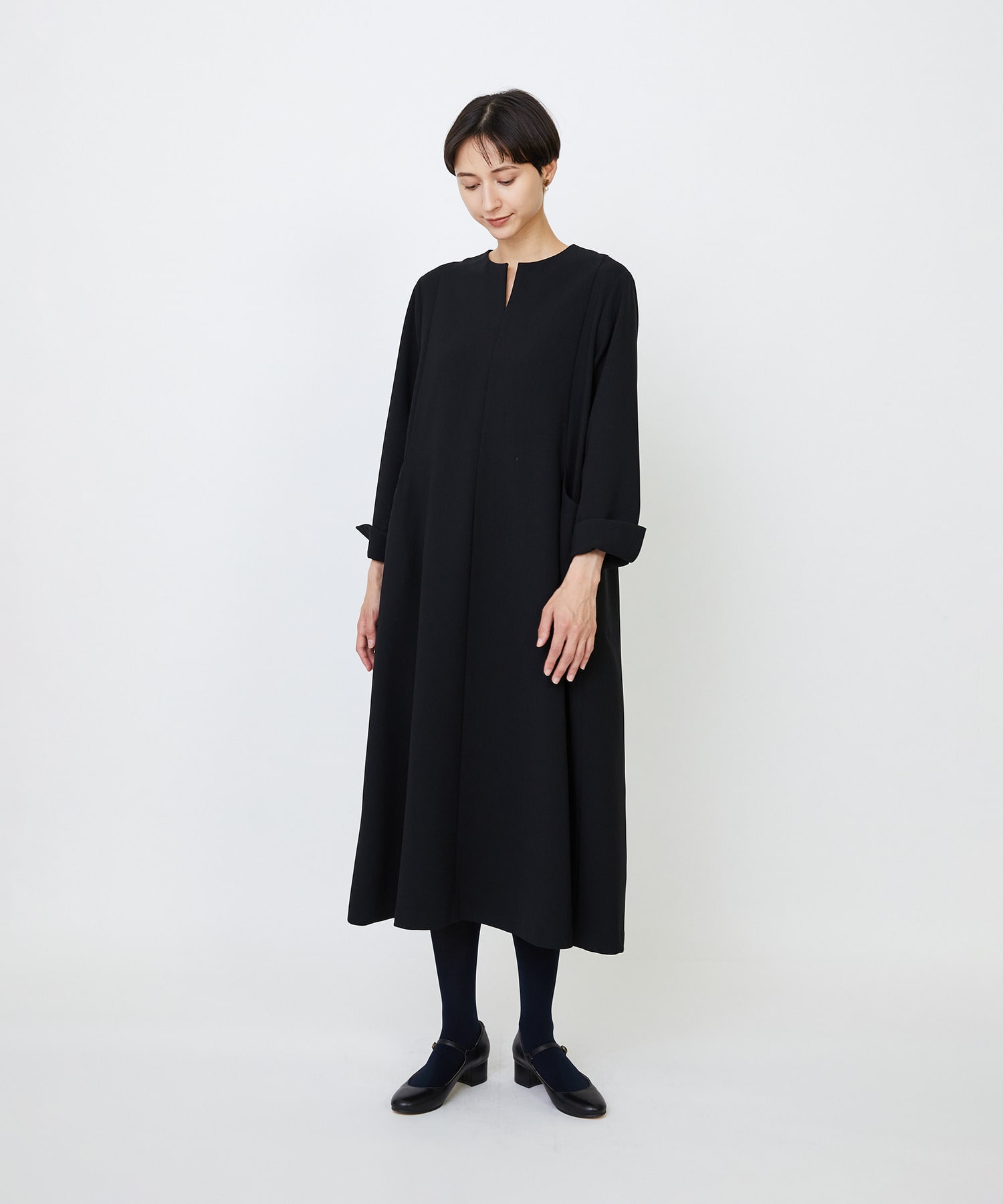 【LOISIR】エコダブルクロスキーネックワンピース 詳細画像 ブラック 2