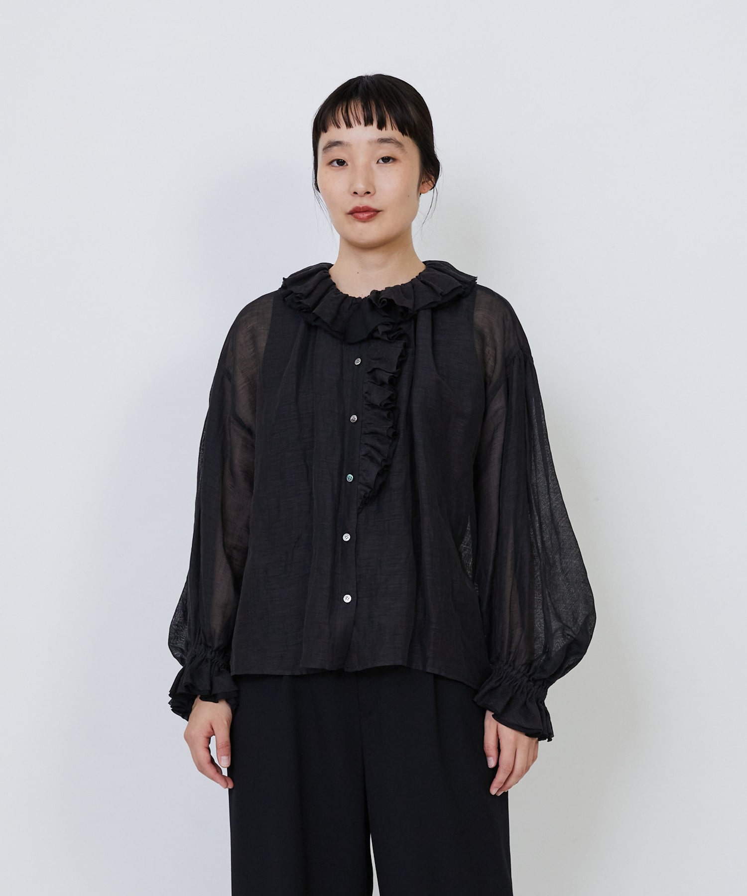 【LOISIR】｜2BUY10%OFF・3BUY20%OFF｜エステルリネンカールマイヤーフリルデザインブラウス 詳細画像 ブラック 1