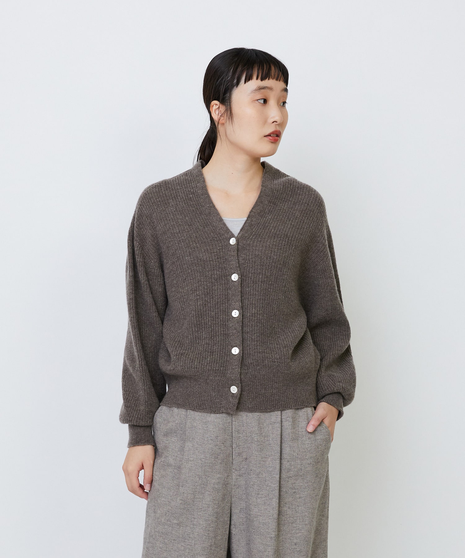 【LOISIR】ラムウール片畦ショートカーディガン 詳細画像 モカ 1