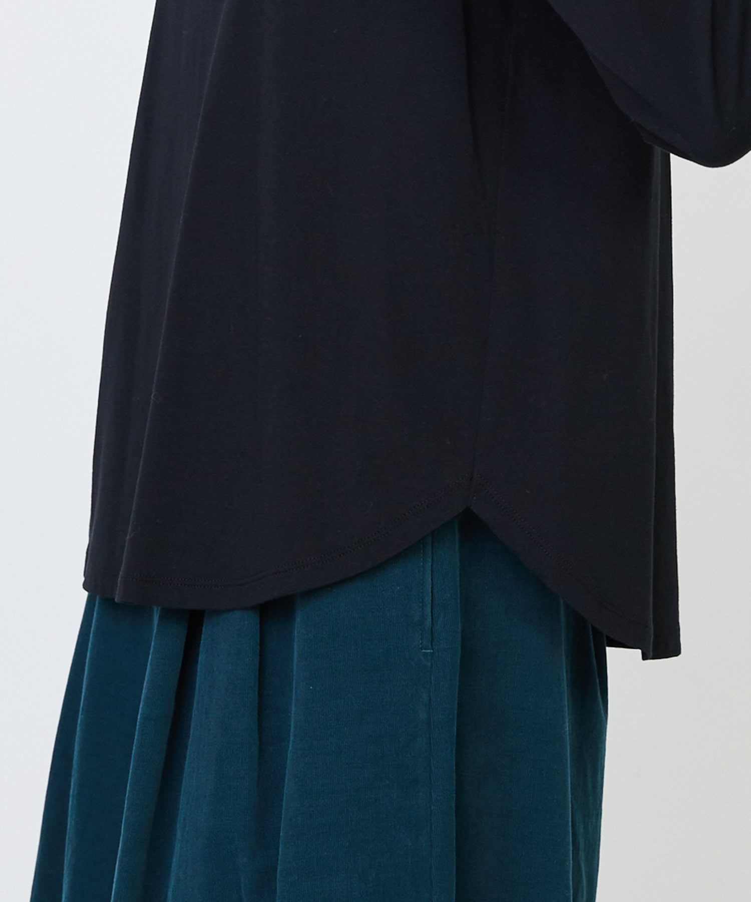 【LOISIR】｜2BUY10%OFF・3BUY20%OFF｜シルクコットンローン×ハイゲージ天竺カットソーブラウス 詳細画像 ブラック 33