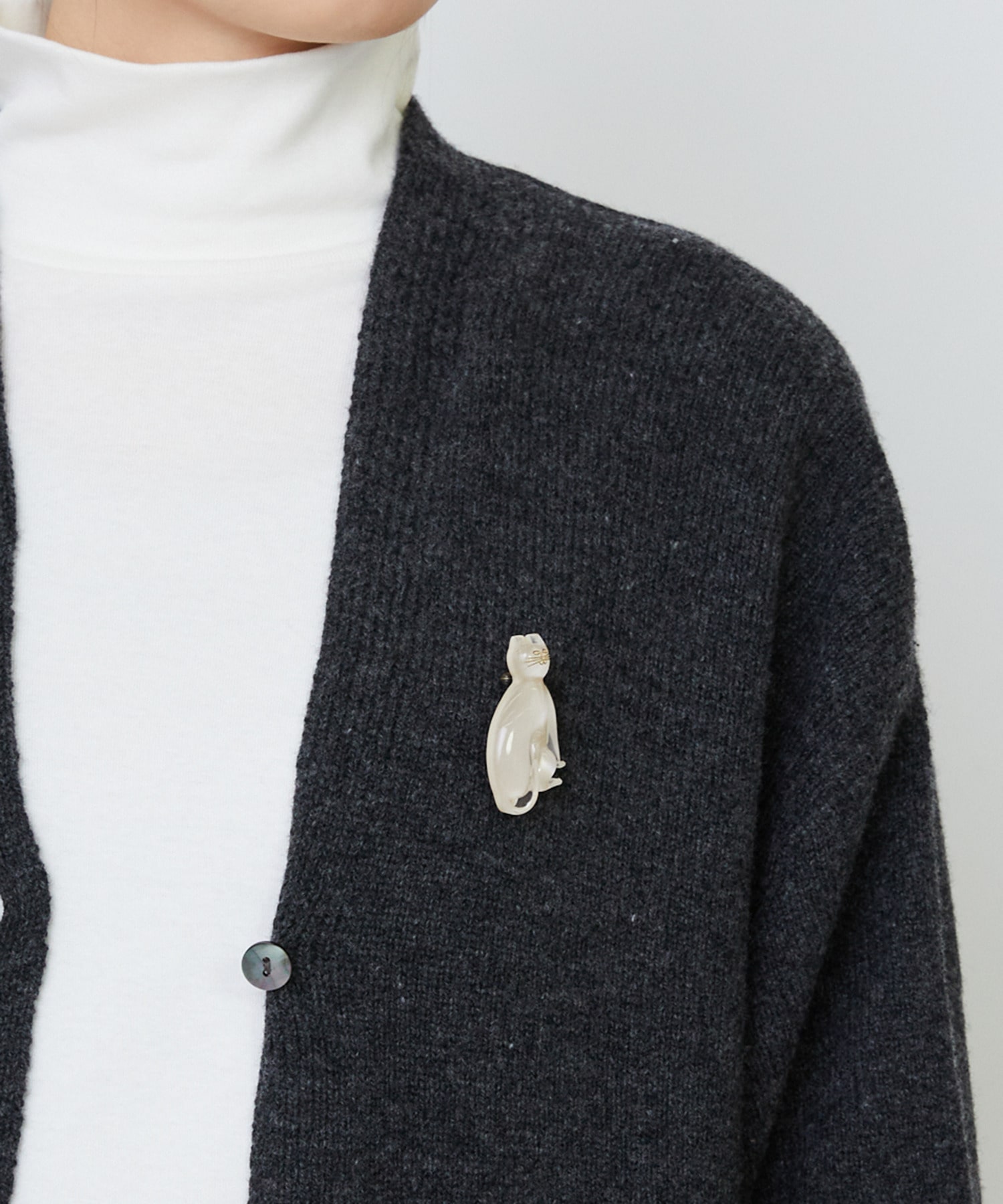 【LOISIR】【アーティストコラボ】LOISIR×TORANEKOBONBON お座りネコブローチ 詳細画像 ブラック 2