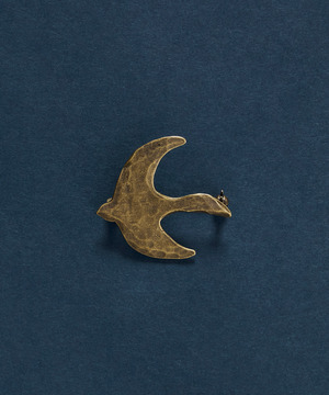 【LOISIR】【クリスマスマルシェ対象】たたき風テクニックバードブローチ 詳細画像 ゴールド 1