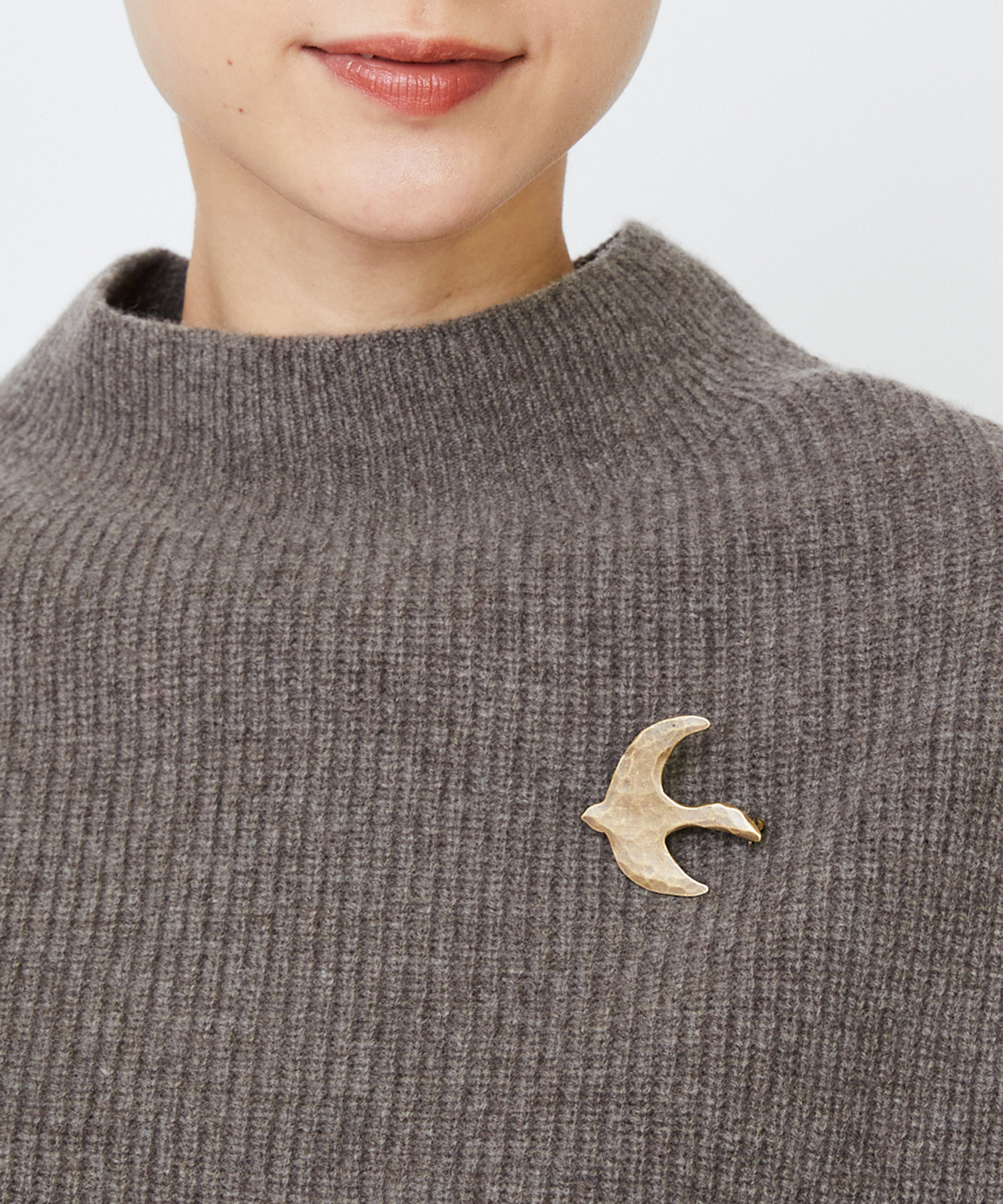 【LOISIR】【クリスマスマルシェ対象】たたき風テクニックバードブローチ 詳細画像 ゴールド 2