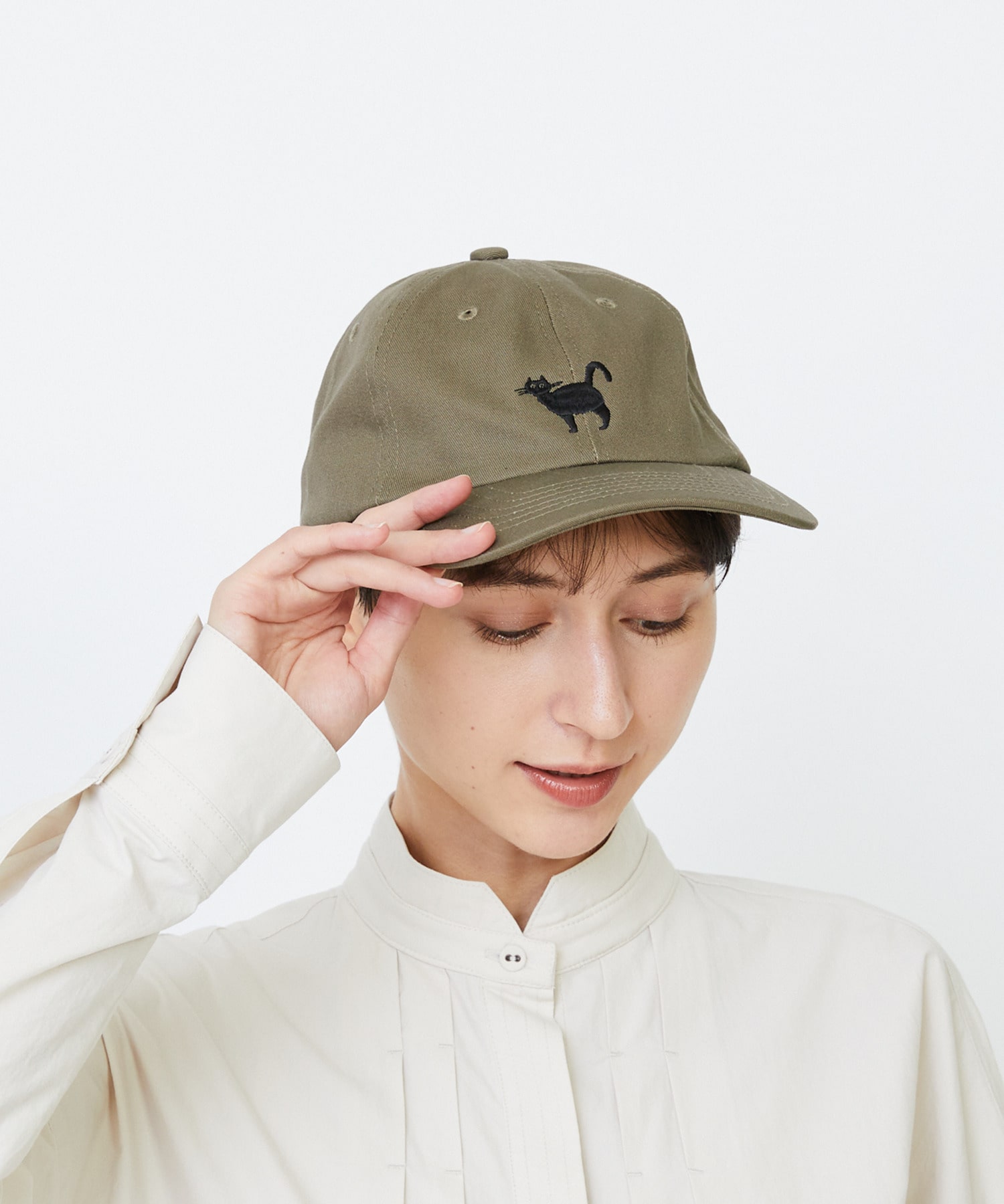 【LOISIR】【EC限定・アーティストコラボ】LOISIR×TORANEKOBONBON BLACK NEKO キャップ 詳細画像 オリーブ 8